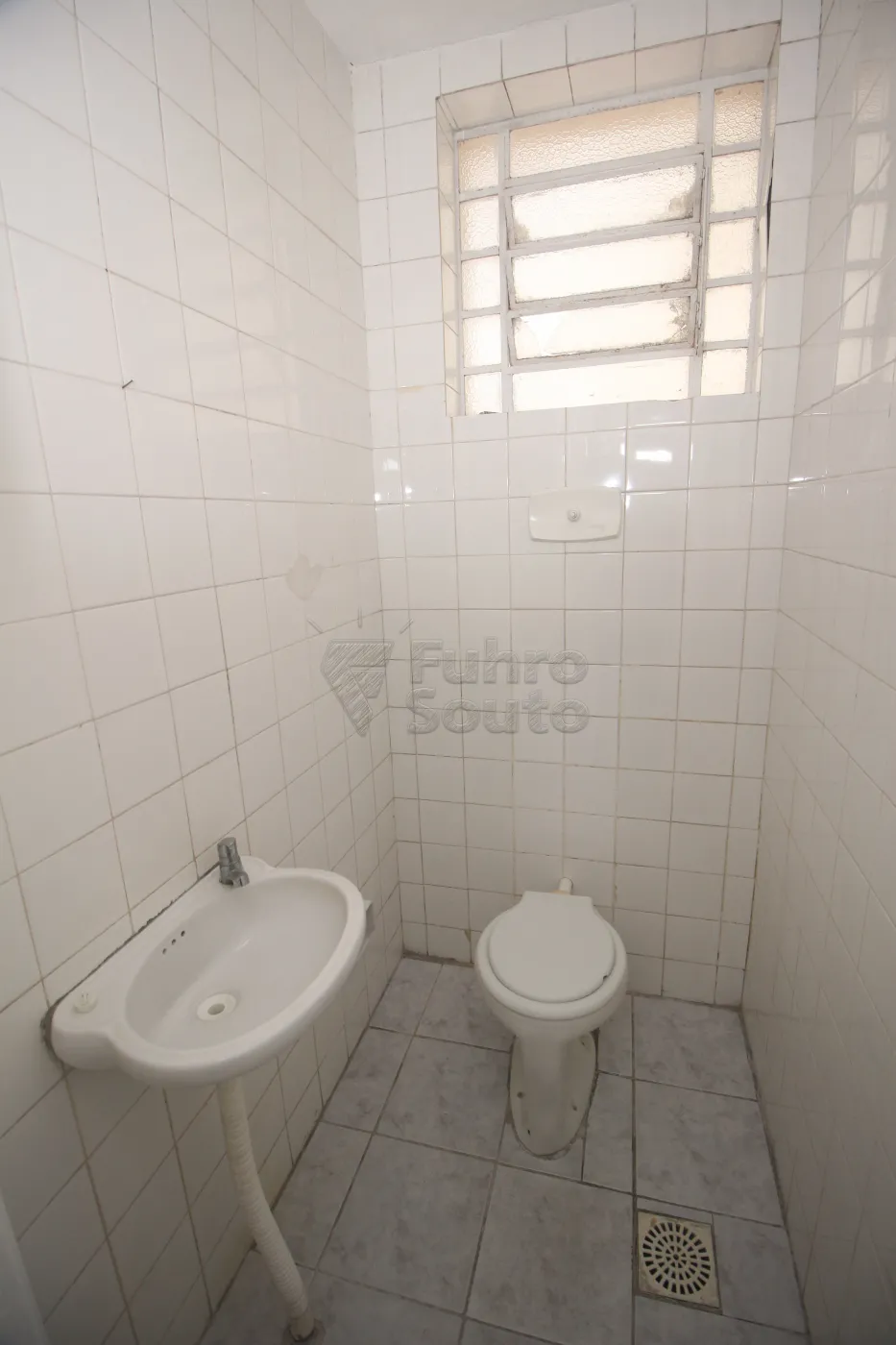 Alugar Comercial / Sala Fora de Condomínio em Pelotas R$ 1.800,00 - Foto 18