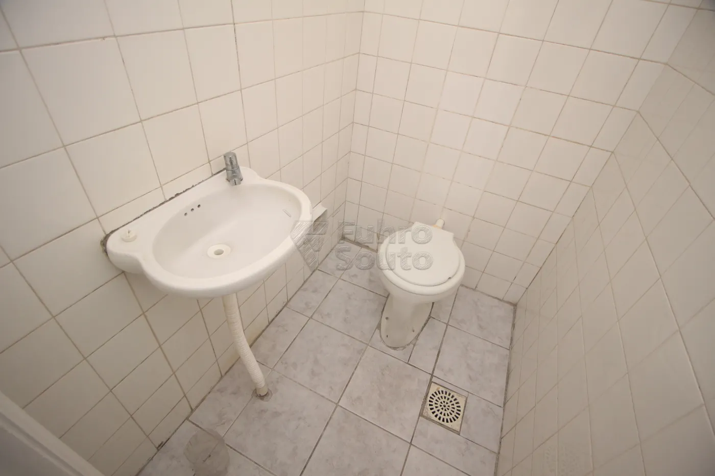 Alugar Comercial / Sala Fora de Condomínio em Pelotas R$ 1.800,00 - Foto 19