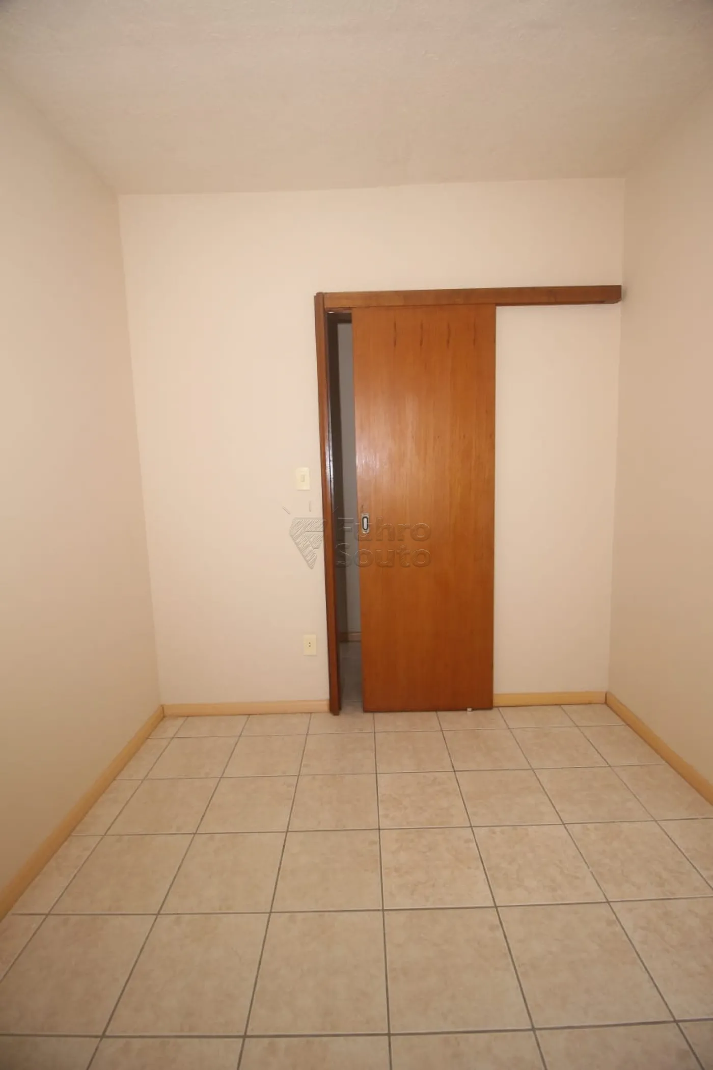 Alugar Apartamento / Padrão em Pelotas R$ 1.150,00 - Foto 10