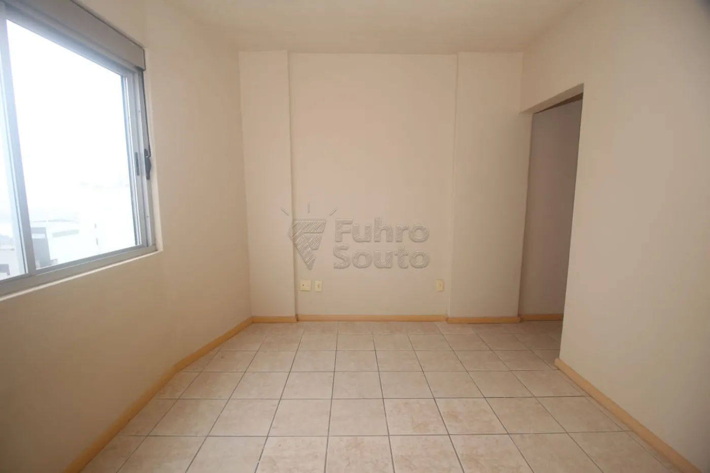 Alugar Apartamento / Padrão em Pelotas R$ 1.150,00 - Foto 9