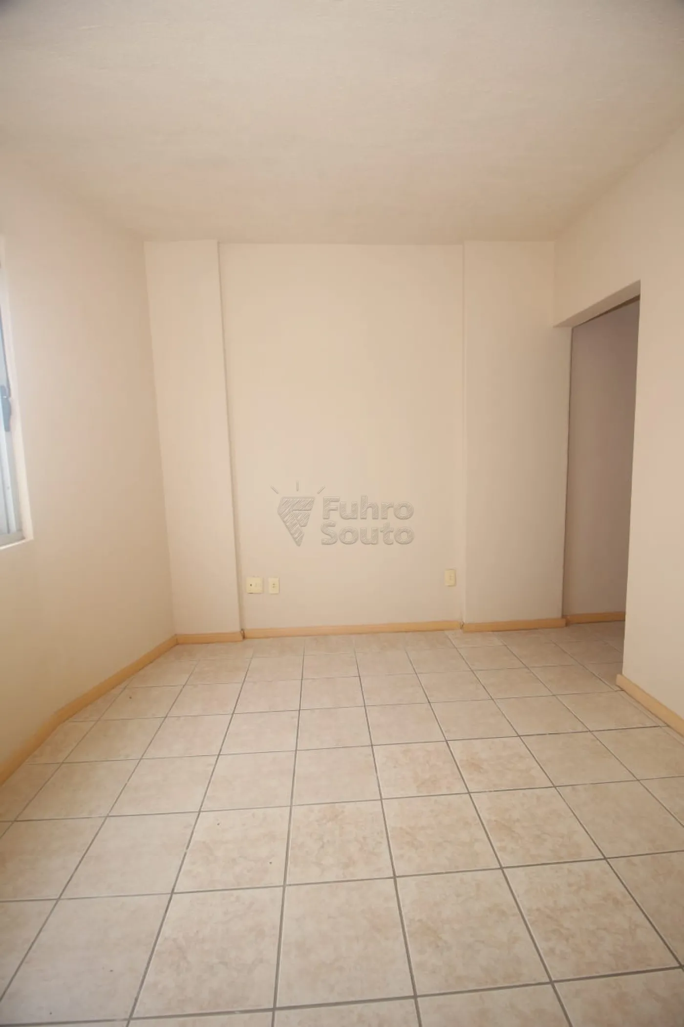 Alugar Apartamento / Padrão em Pelotas R$ 1.150,00 - Foto 5