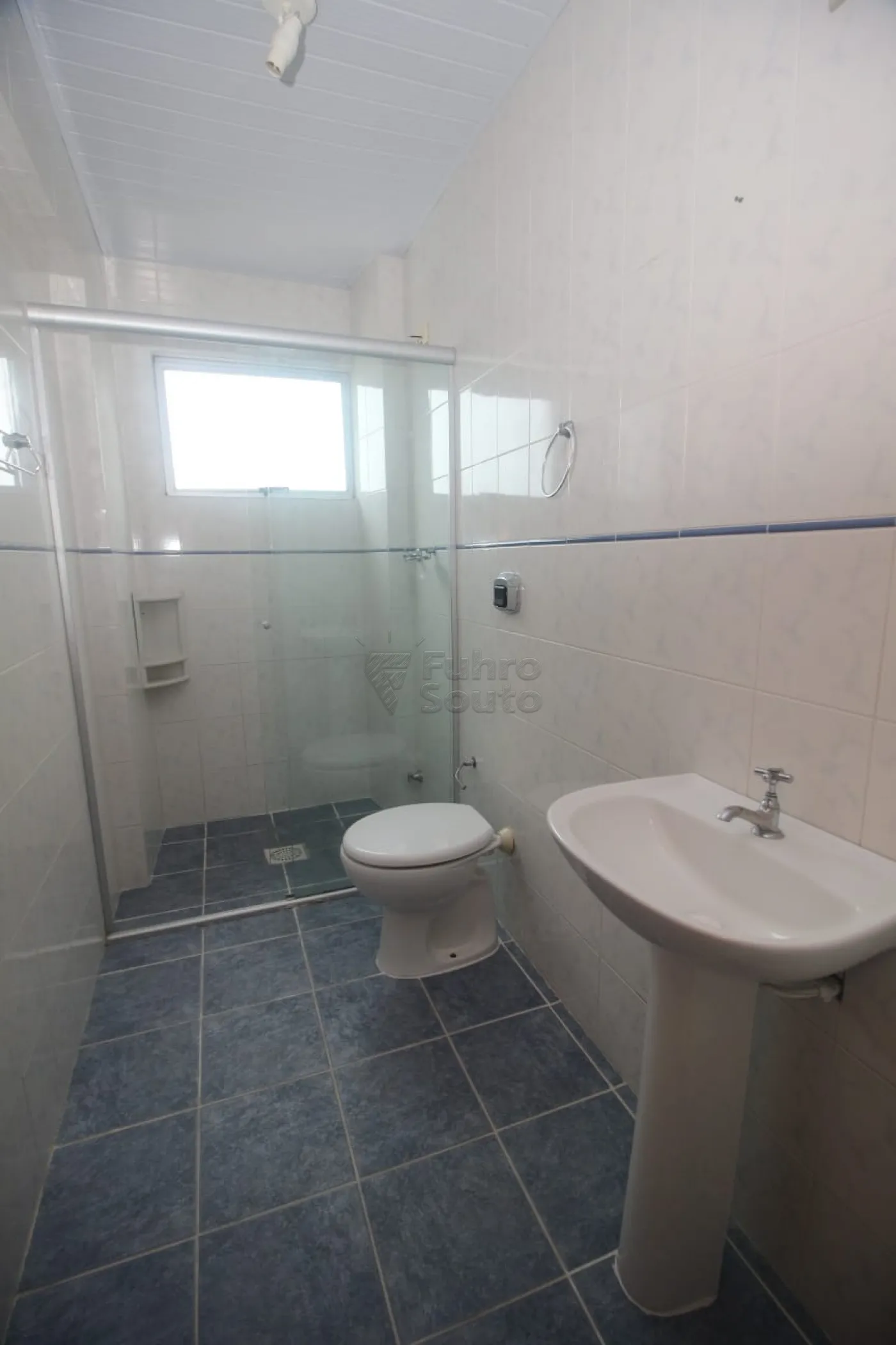 Alugar Apartamento / Padrão em Pelotas R$ 1.150,00 - Foto 21