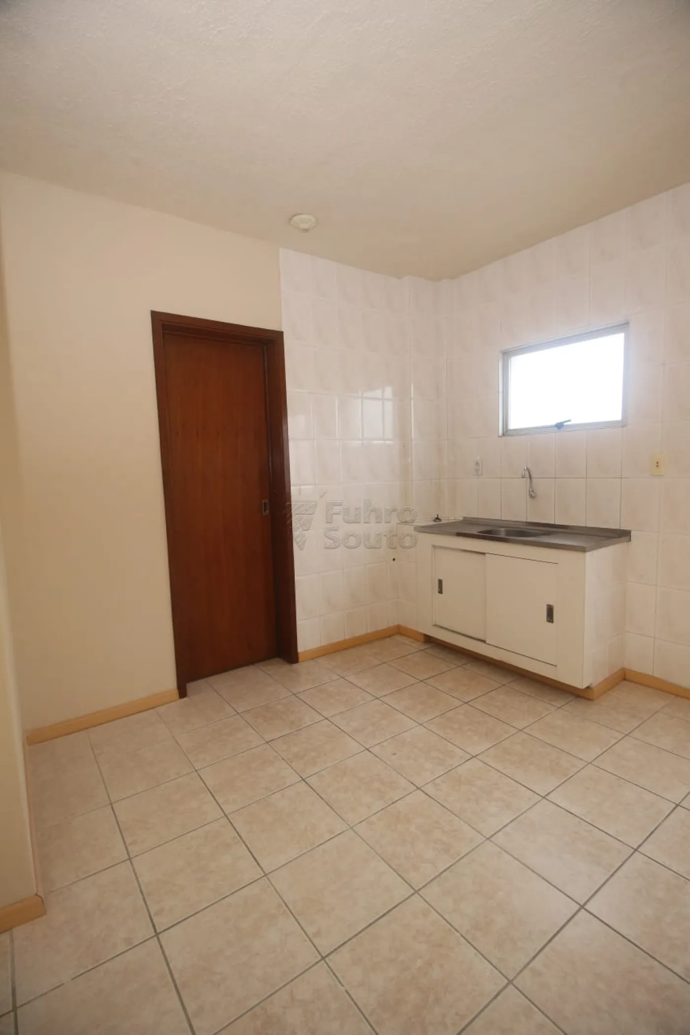 Alugar Apartamento / Padrão em Pelotas R$ 1.150,00 - Foto 4