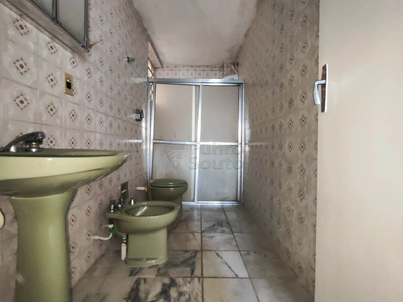 Alugar Apartamento / Padrão em Pelotas R$ 1.000,00 - Foto 5