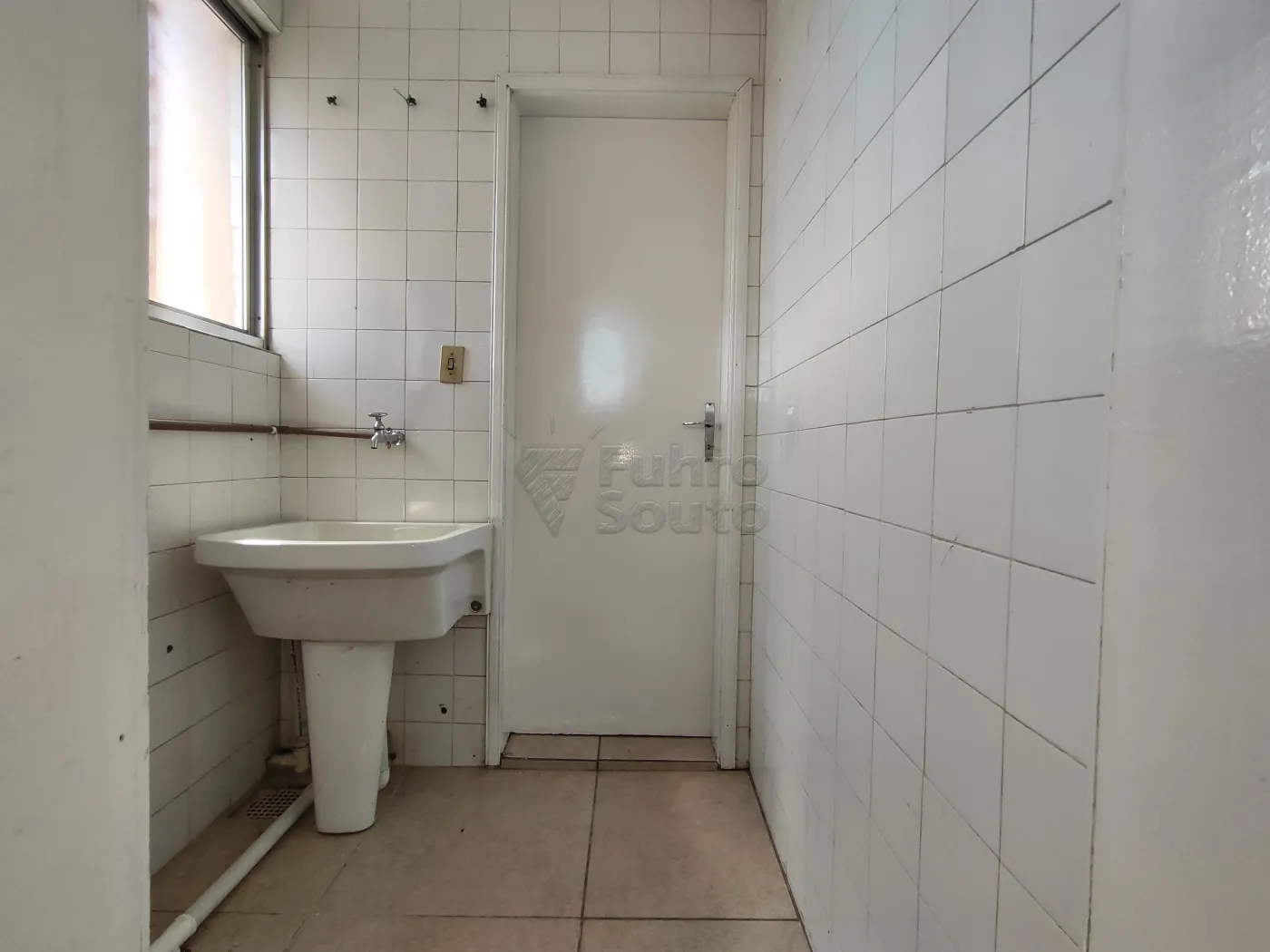 Alugar Apartamento / Padrão em Pelotas R$ 1.000,00 - Foto 7