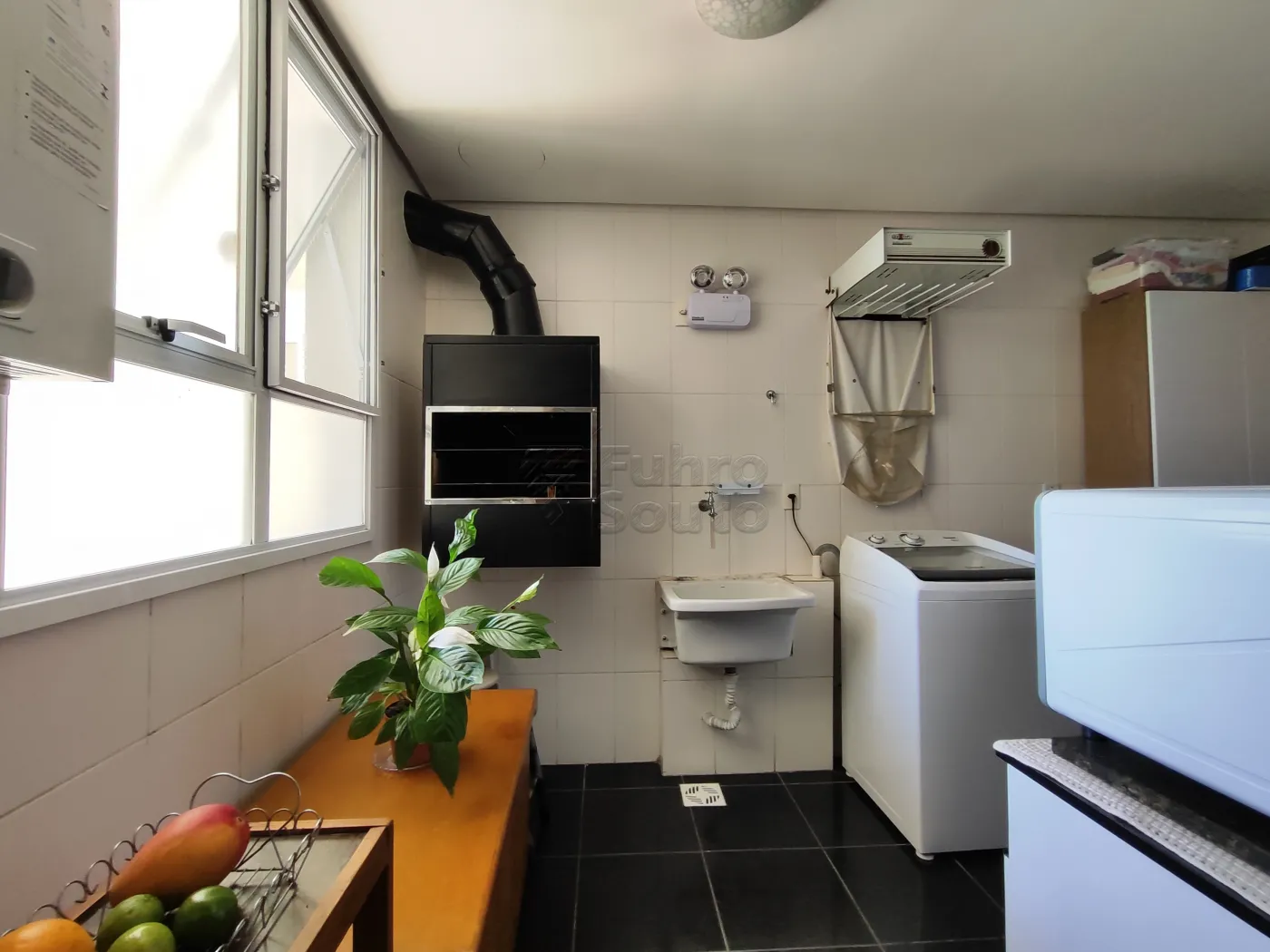 Alugar Apartamento / Padrão em Pelotas R$ 1.600,00 - Foto 9