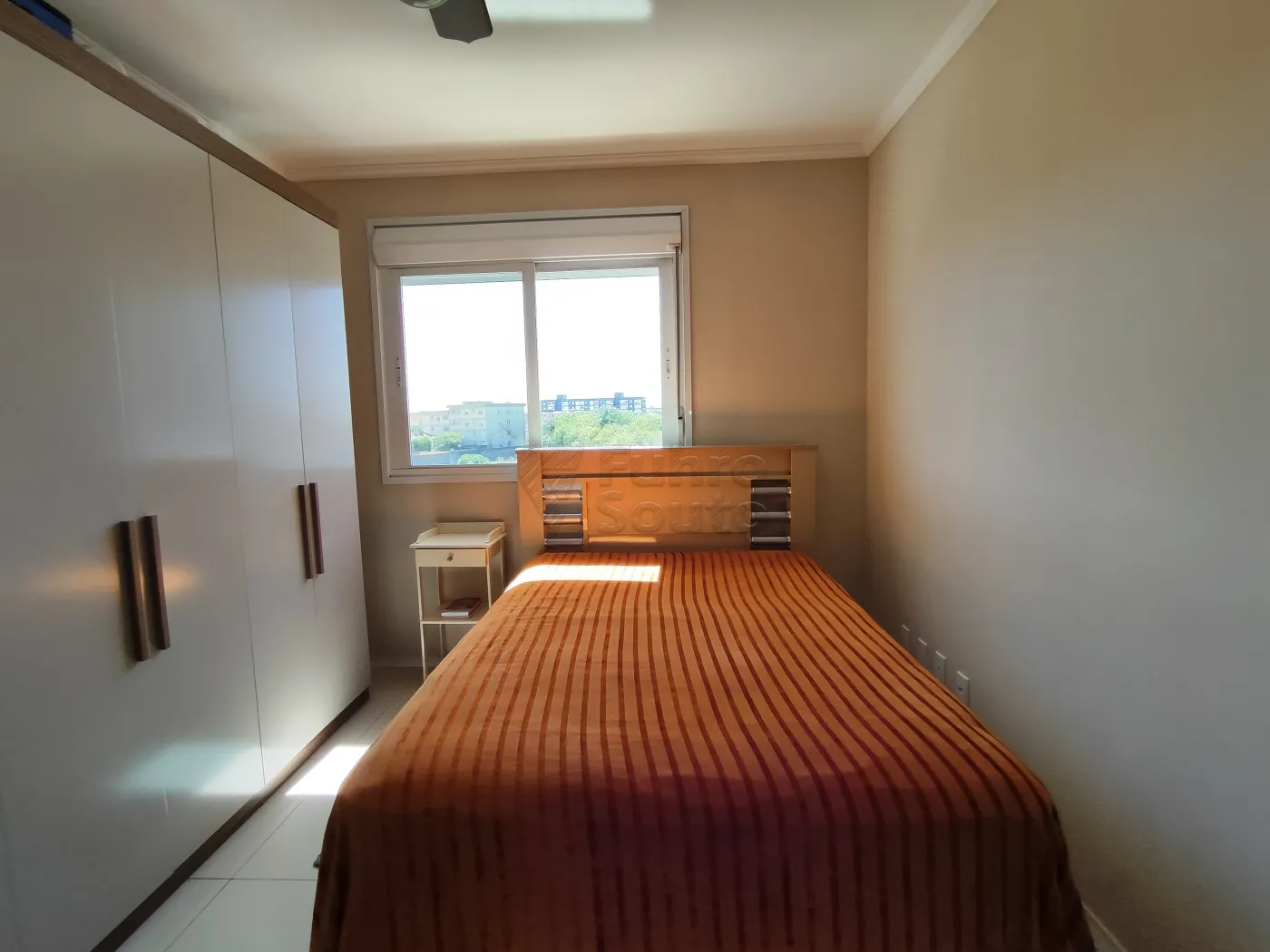 Alugar Apartamento / Padrão em Pelotas R$ 1.600,00 - Foto 16