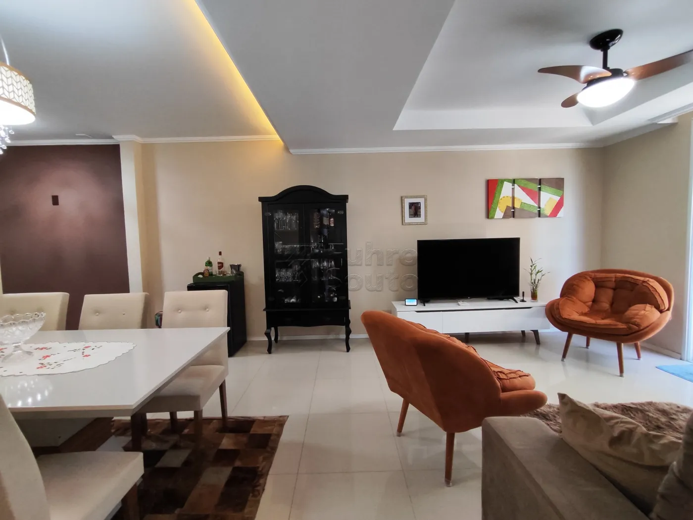 Alugar Apartamento / Padrão em Pelotas R$ 1.600,00 - Foto 4