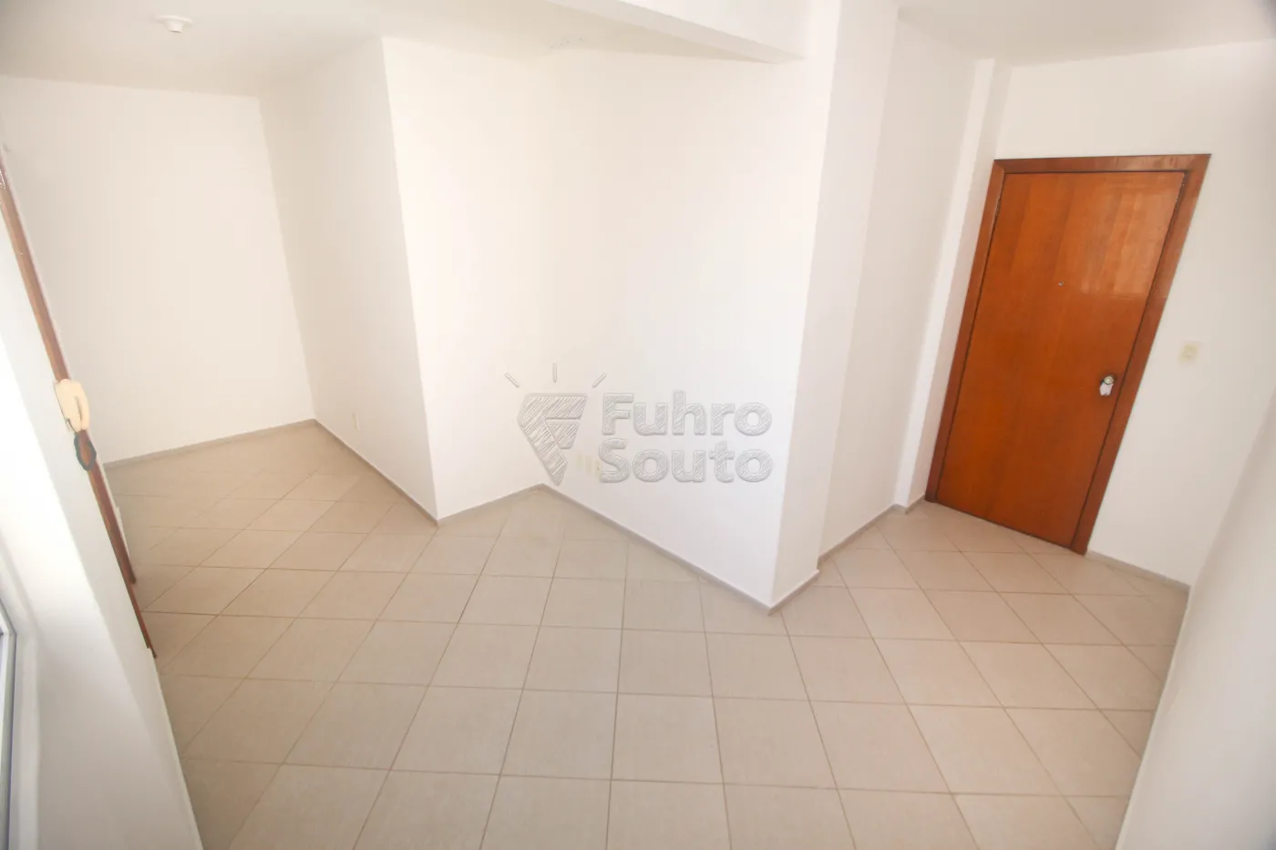 Alugar Apartamento / Padrão em Pelotas R$ 950,00 - Foto 3