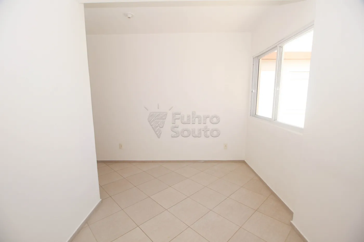 Alugar Apartamento / Padrão em Pelotas R$ 950,00 - Foto 4