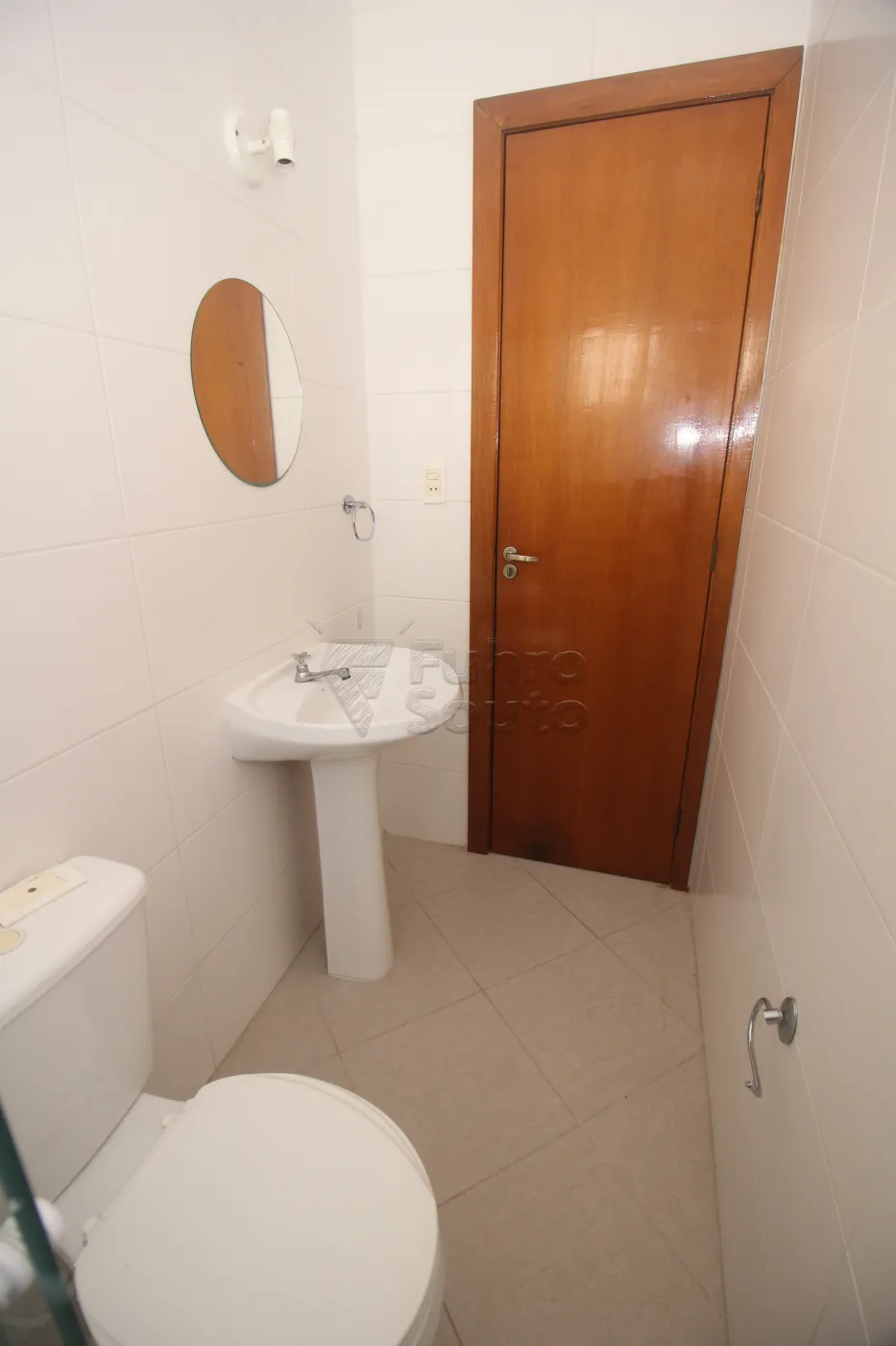 Alugar Apartamento / Padrão em Pelotas R$ 950,00 - Foto 18