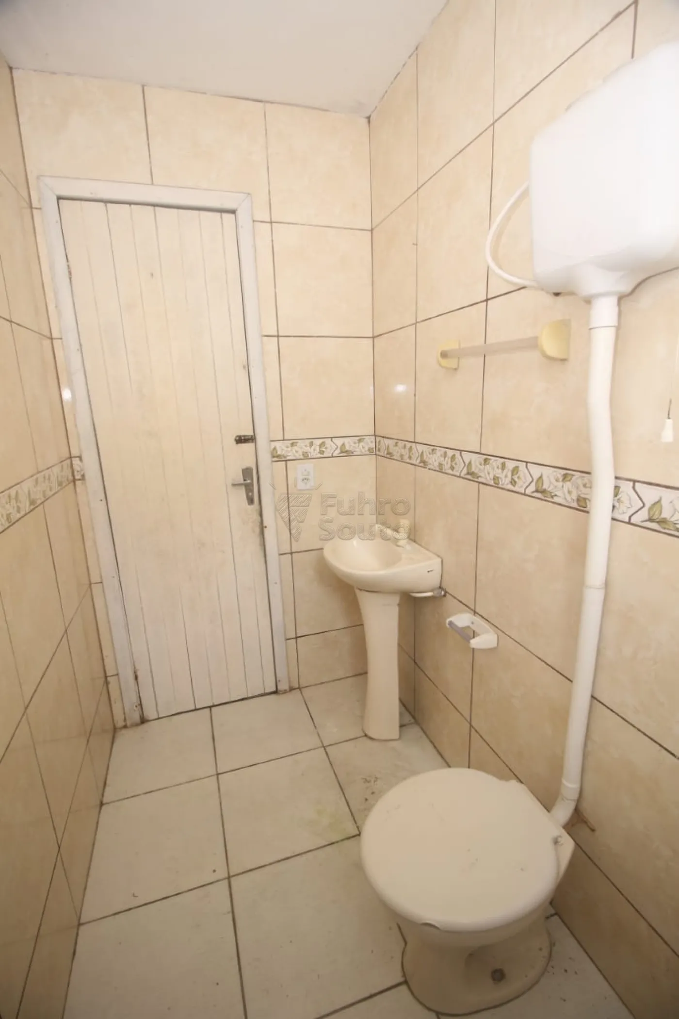 Alugar Casa / Padrão em Pelotas R$ 900,00 - Foto 17