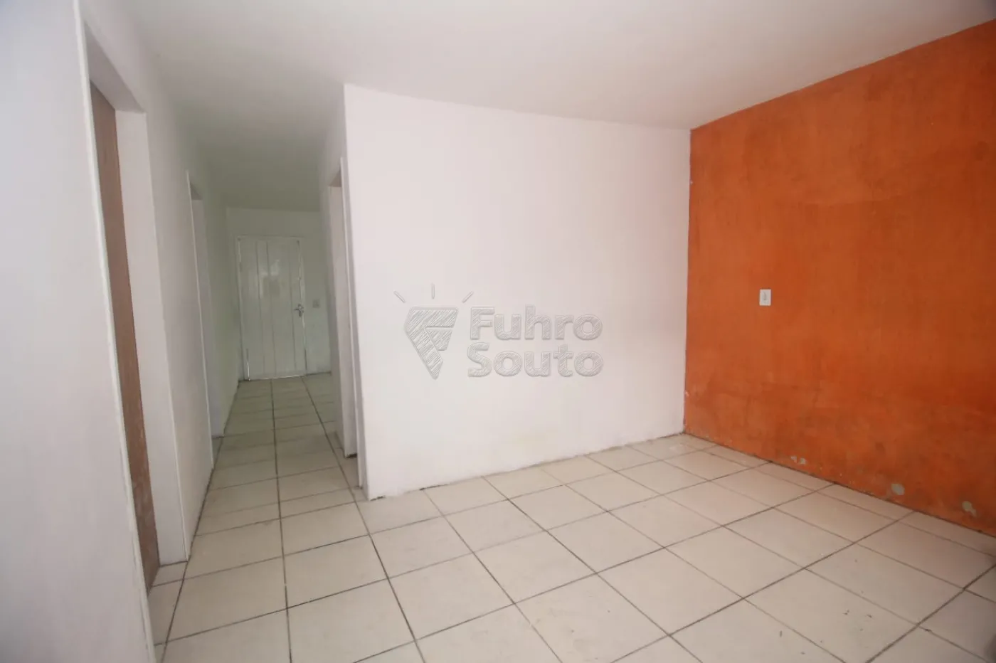 Alugar Casa / Padrão em Pelotas R$ 900,00 - Foto 3