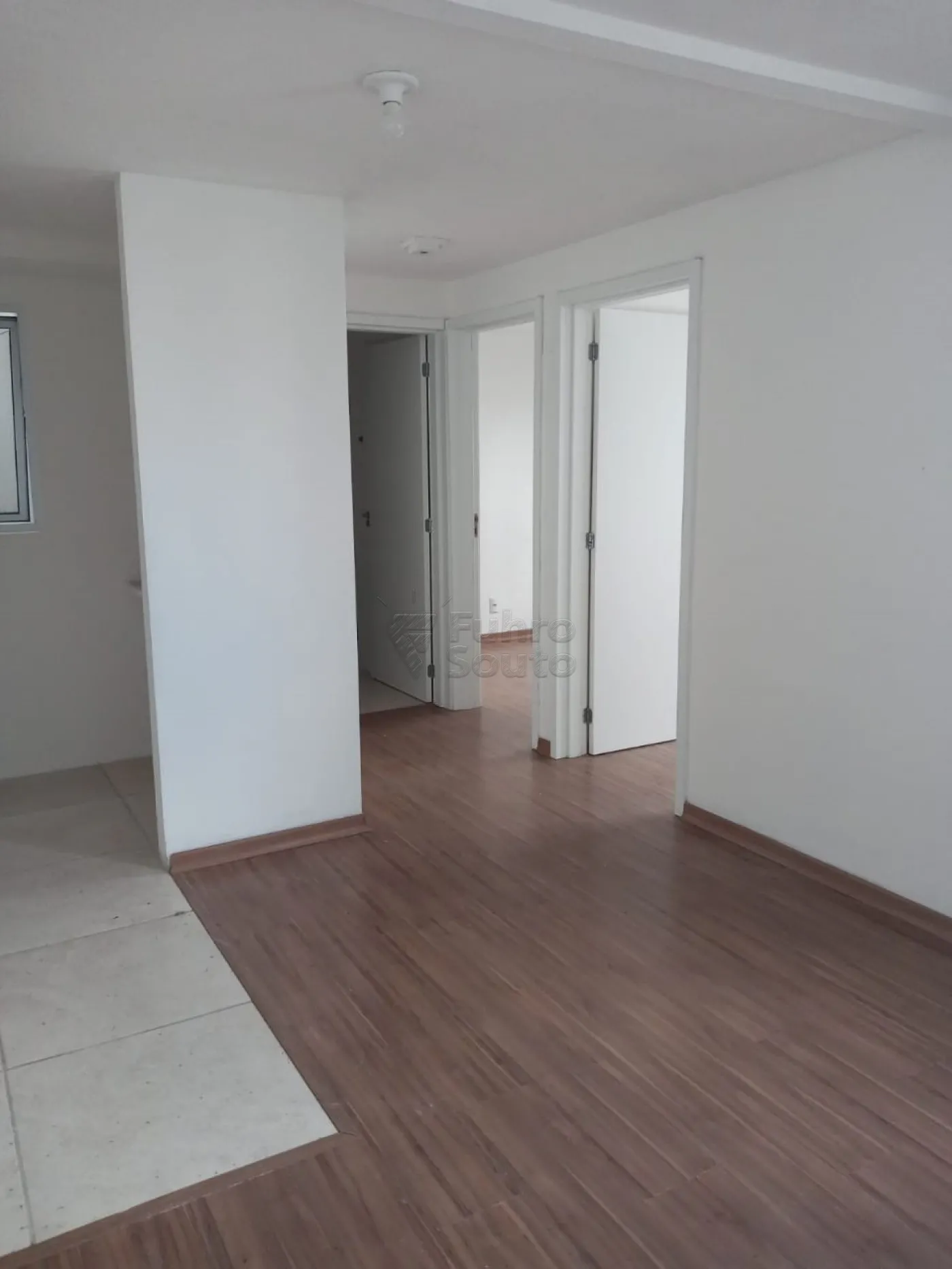 Alugar Apartamento / Padrão em Pelotas R$ 720,00 - Foto 3