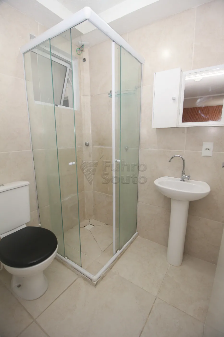 Alugar Apartamento / Padrão em Pelotas R$ 720,00 - Foto 32