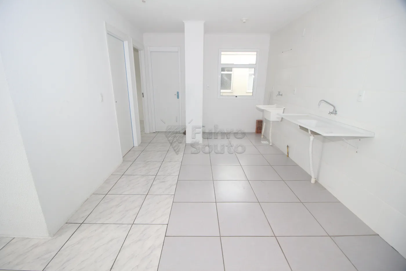 Alugar Apartamento / Padrão em Pelotas R$ 500,00 - Foto 5