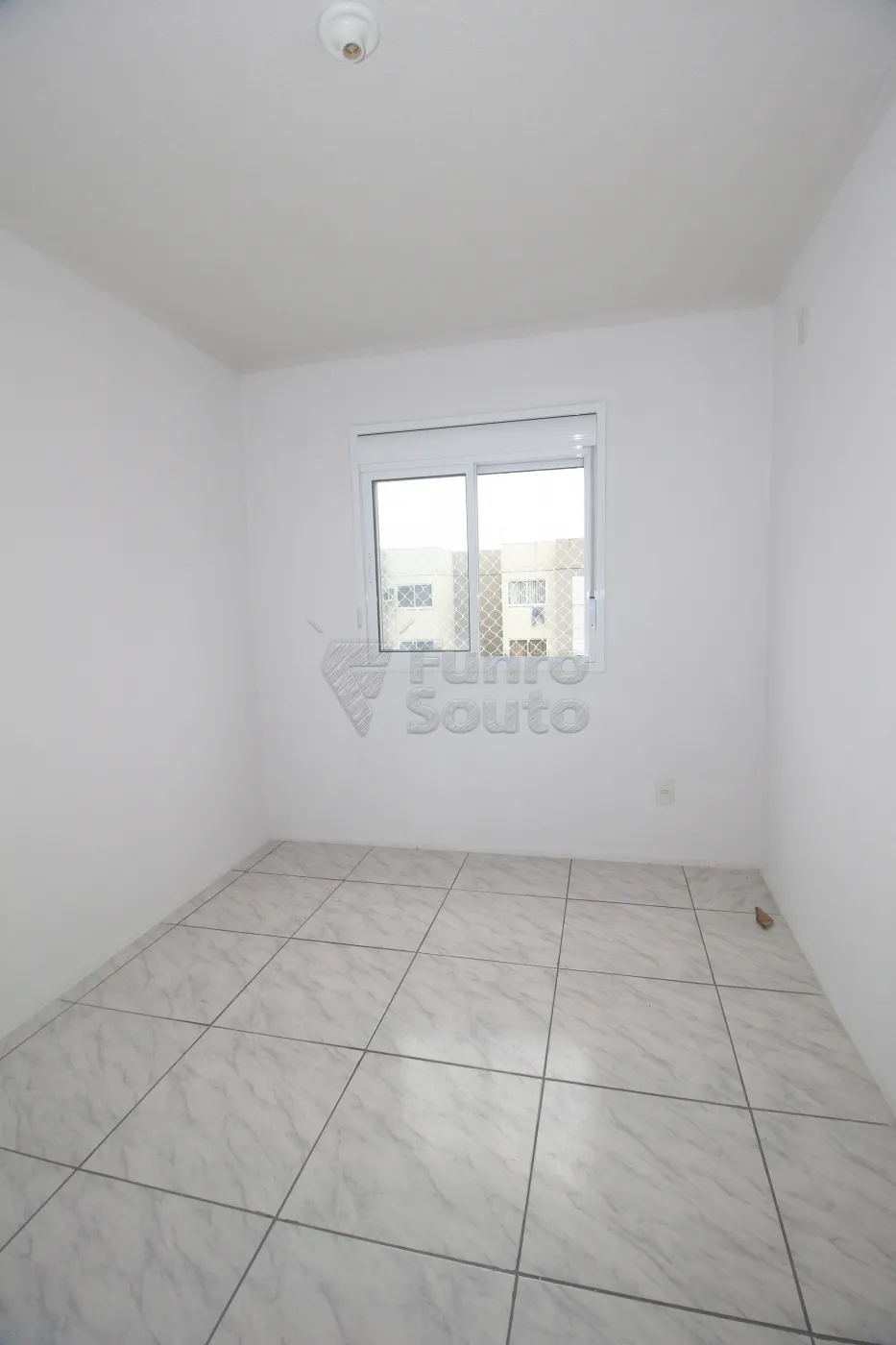 Alugar Apartamento / Padrão em Pelotas R$ 500,00 - Foto 9