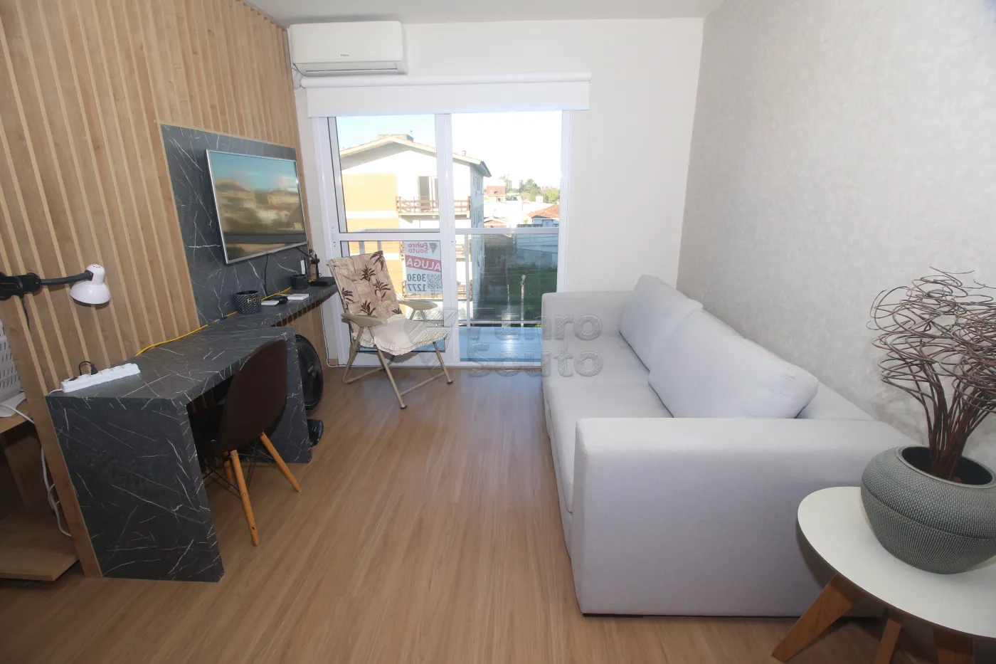 Alugar Apartamento / Padrão em Pelotas R$ 2.000,00 - Foto 2
