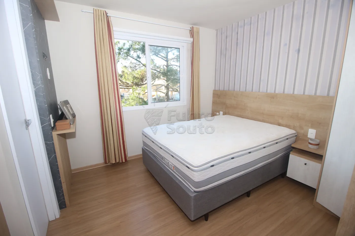 Alugar Apartamento / Padrão em Pelotas R$ 2.000,00 - Foto 9