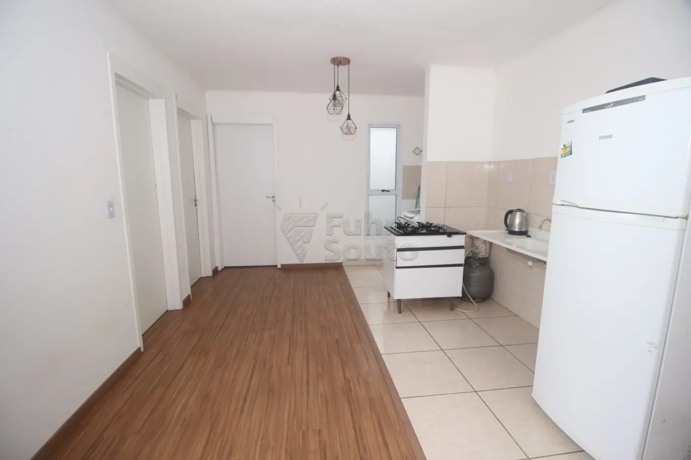 Alugar Apartamento / Padrão em Pelotas R$ 650,00 - Foto 5