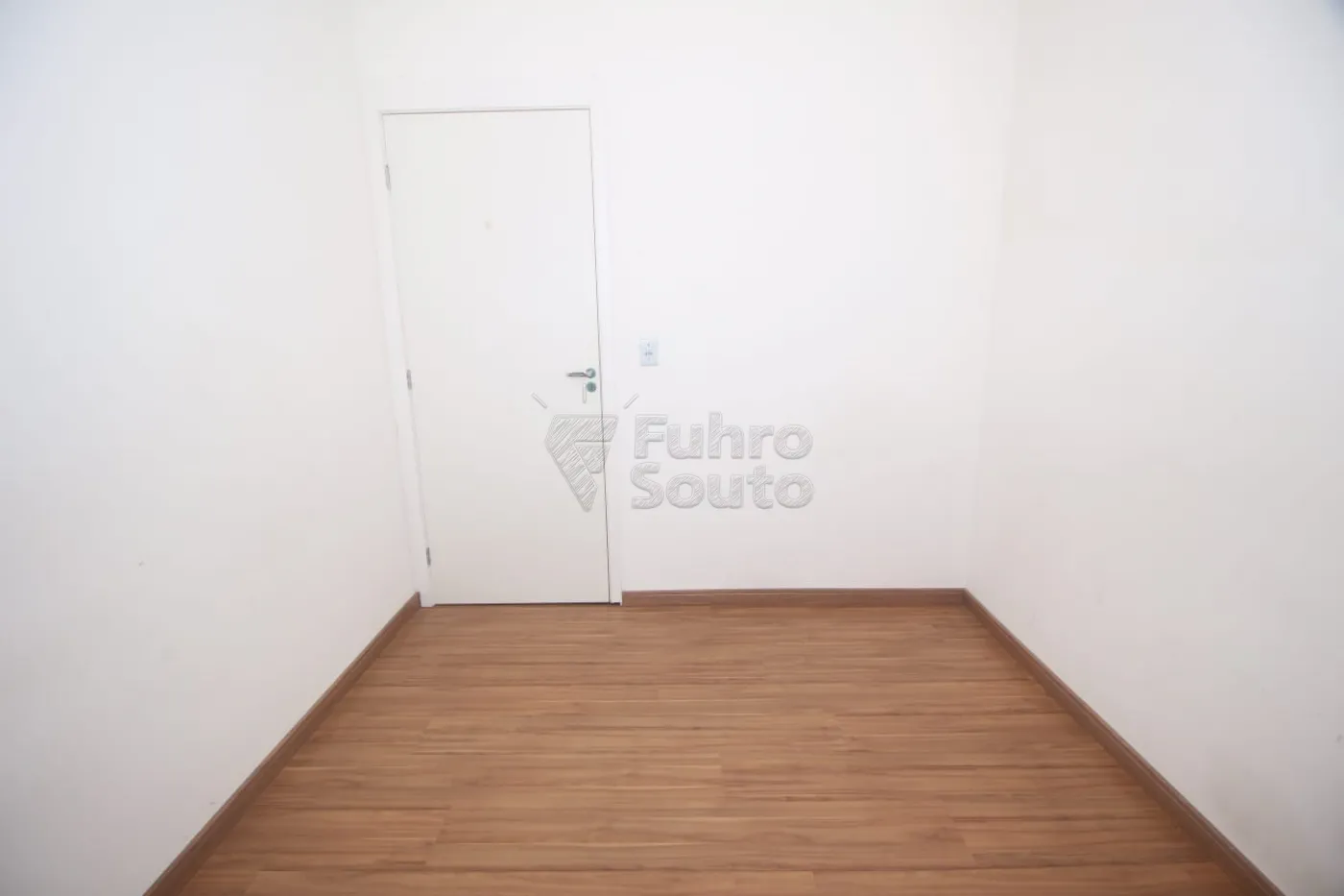 Alugar Apartamento / Padrão em Pelotas R$ 650,00 - Foto 9