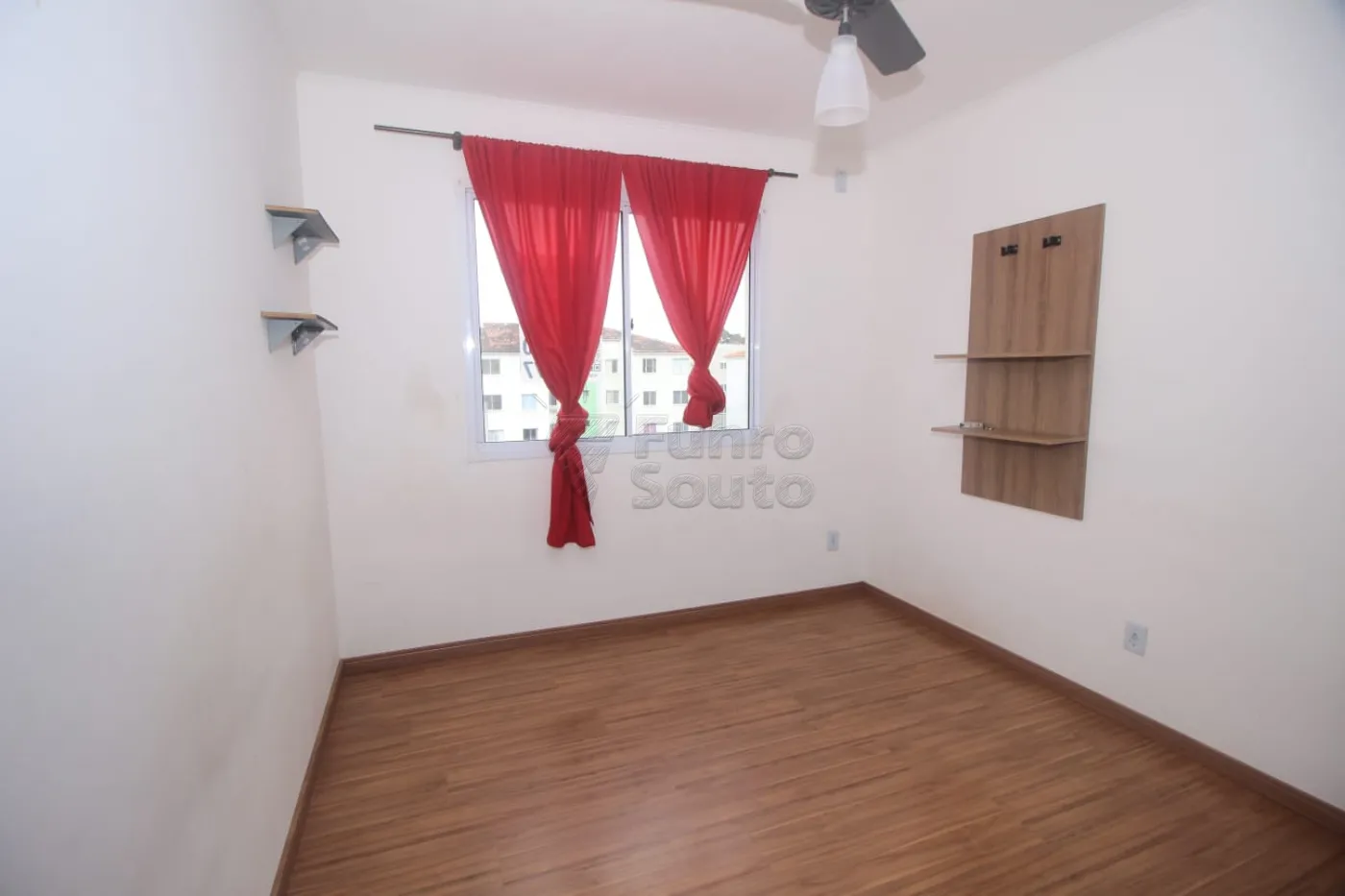 Alugar Apartamento / Padrão em Pelotas R$ 650,00 - Foto 10