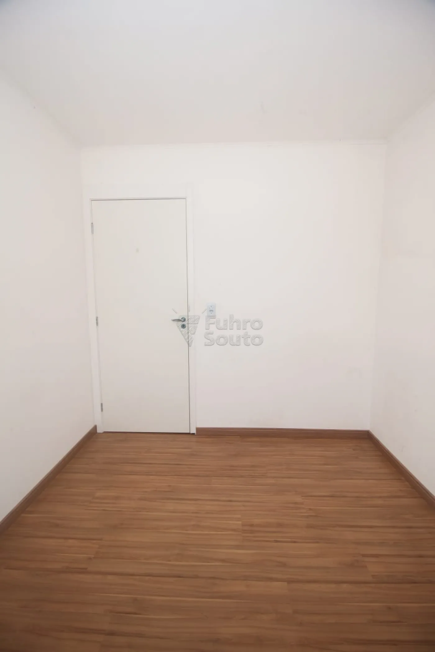 Alugar Apartamento / Padrão em Pelotas R$ 650,00 - Foto 14