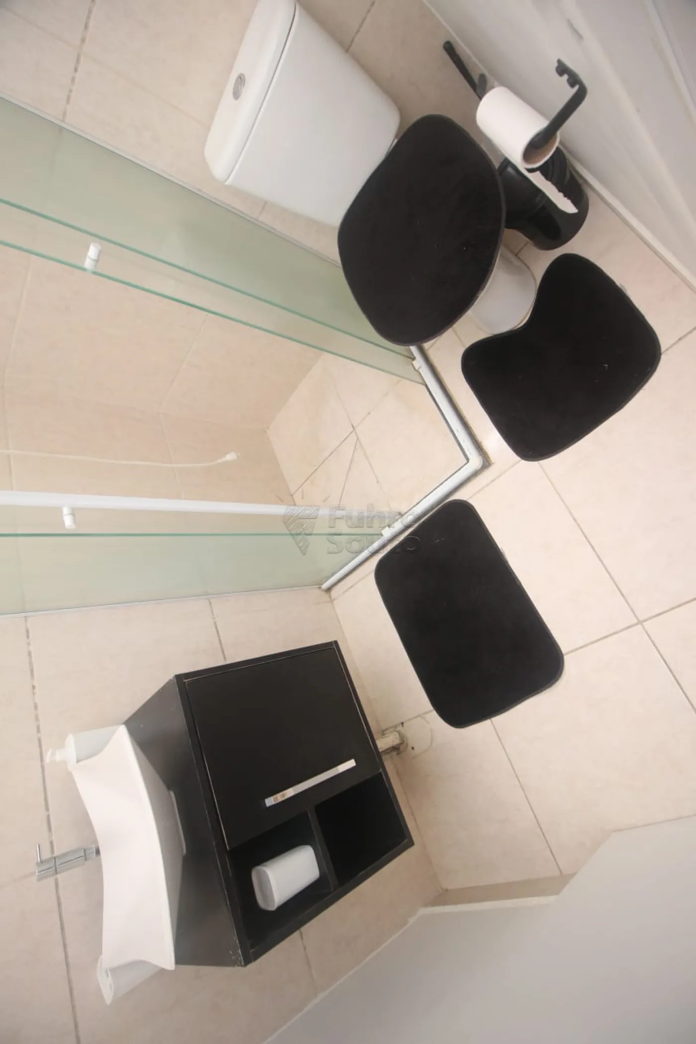 Alugar Apartamento / Padrão em Pelotas R$ 650,00 - Foto 17