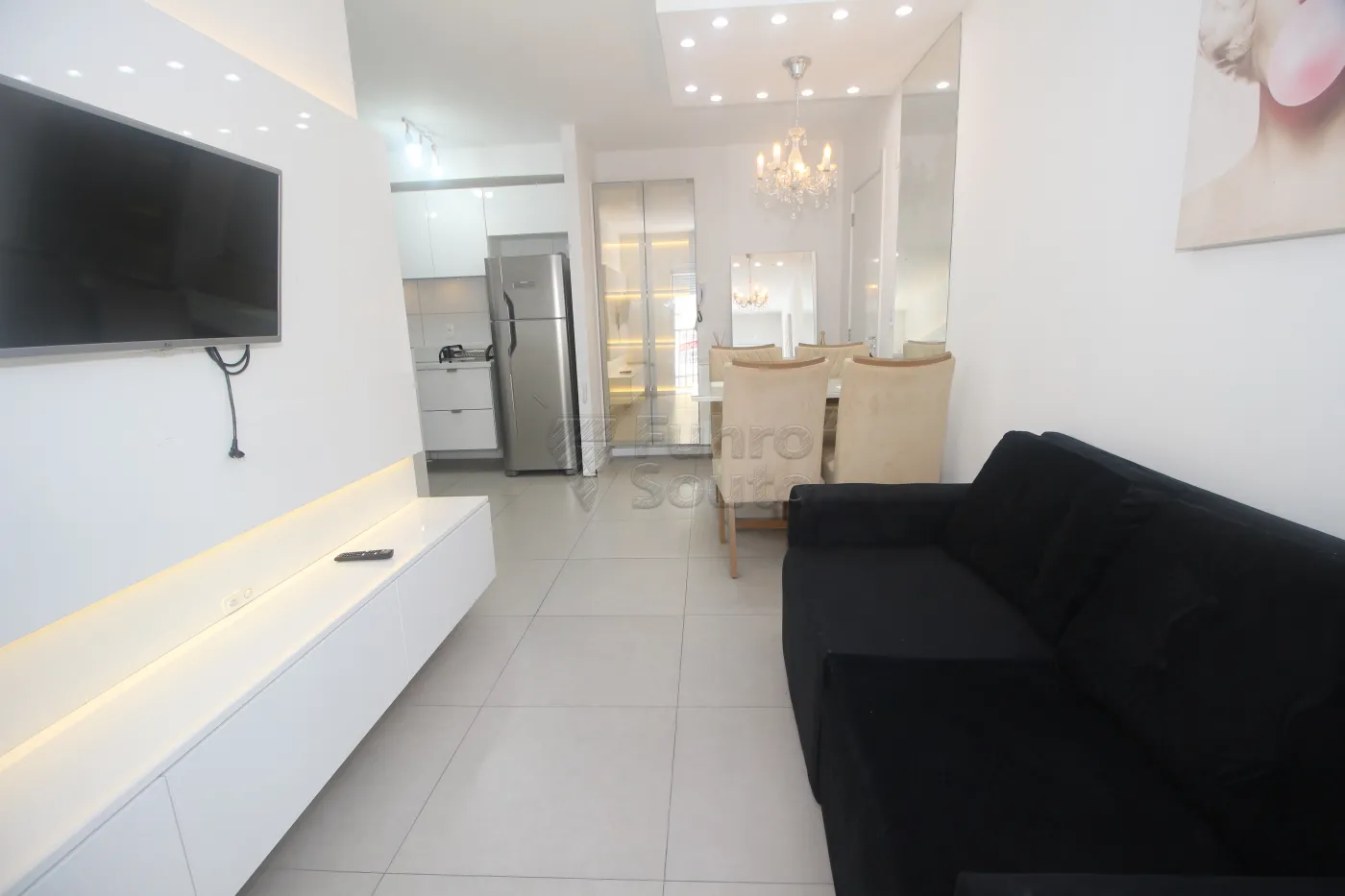 Alugar Apartamento / Padrão em Pelotas R$ 2.400,00 - Foto 2