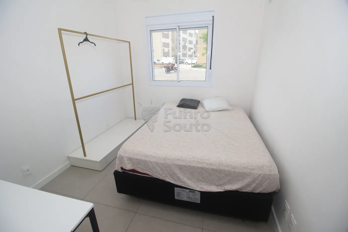 Alugar Apartamento / Padrão em Pelotas R$ 2.400,00 - Foto 12