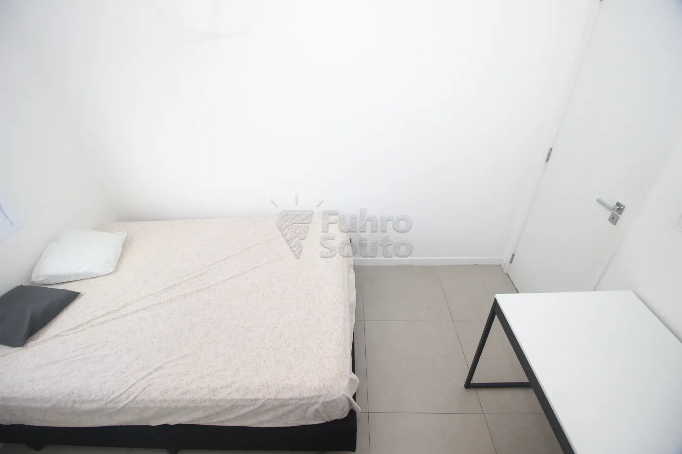 Alugar Apartamento / Padrão em Pelotas R$ 2.400,00 - Foto 15