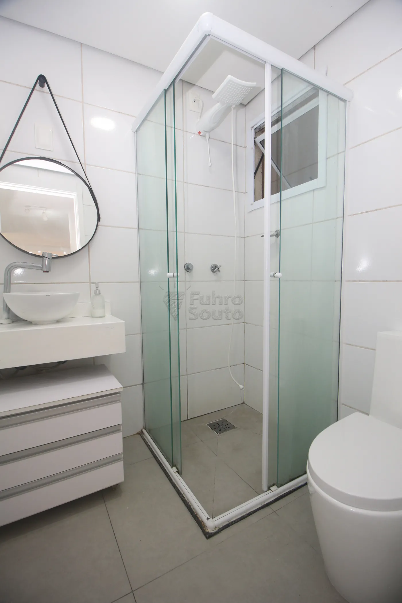 Alugar Apartamento / Padrão em Pelotas R$ 2.400,00 - Foto 24