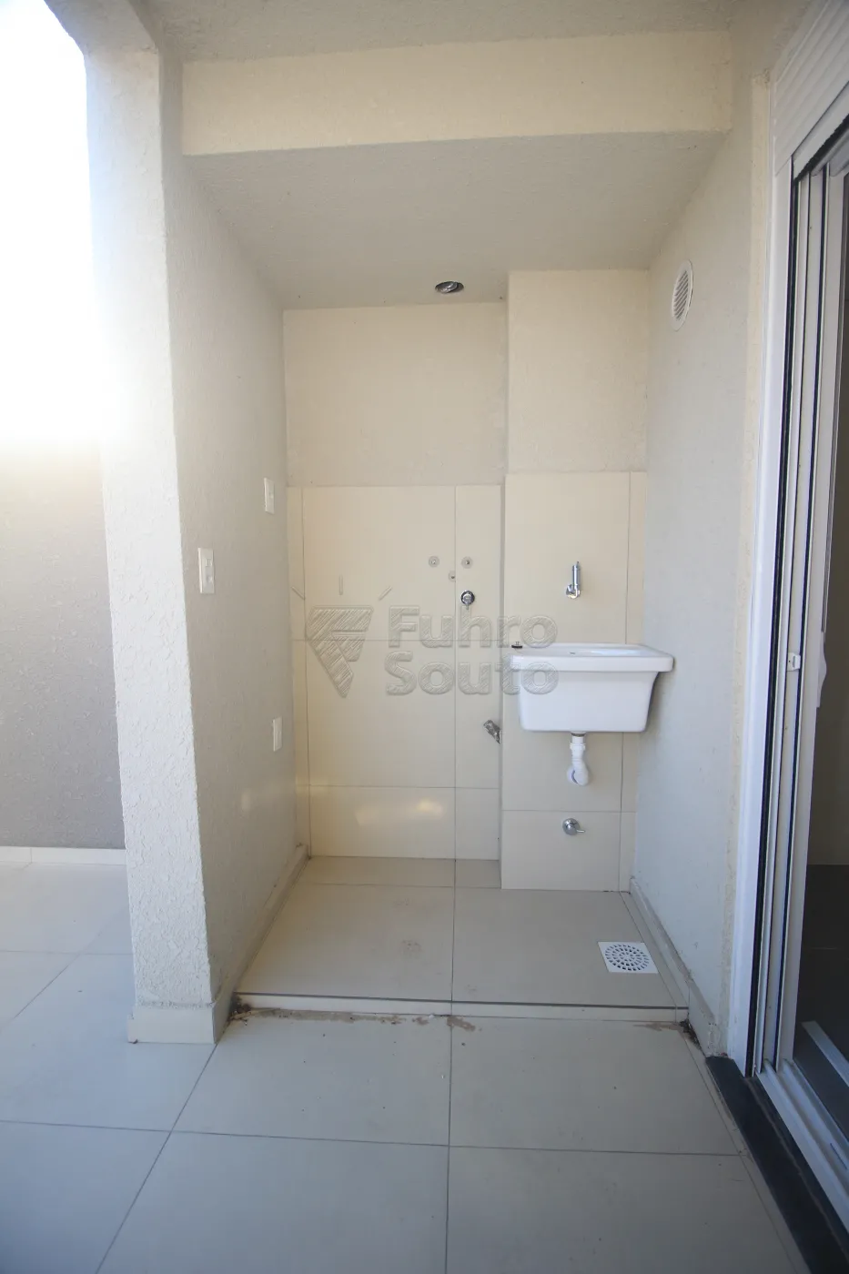 Alugar Apartamento / Padrão em Pelotas R$ 2.300,00 - Foto 15