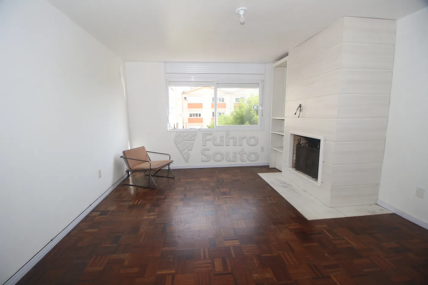 Alugar Apartamento / Padrão em Pelotas R$ 1.650,00 - Foto 1