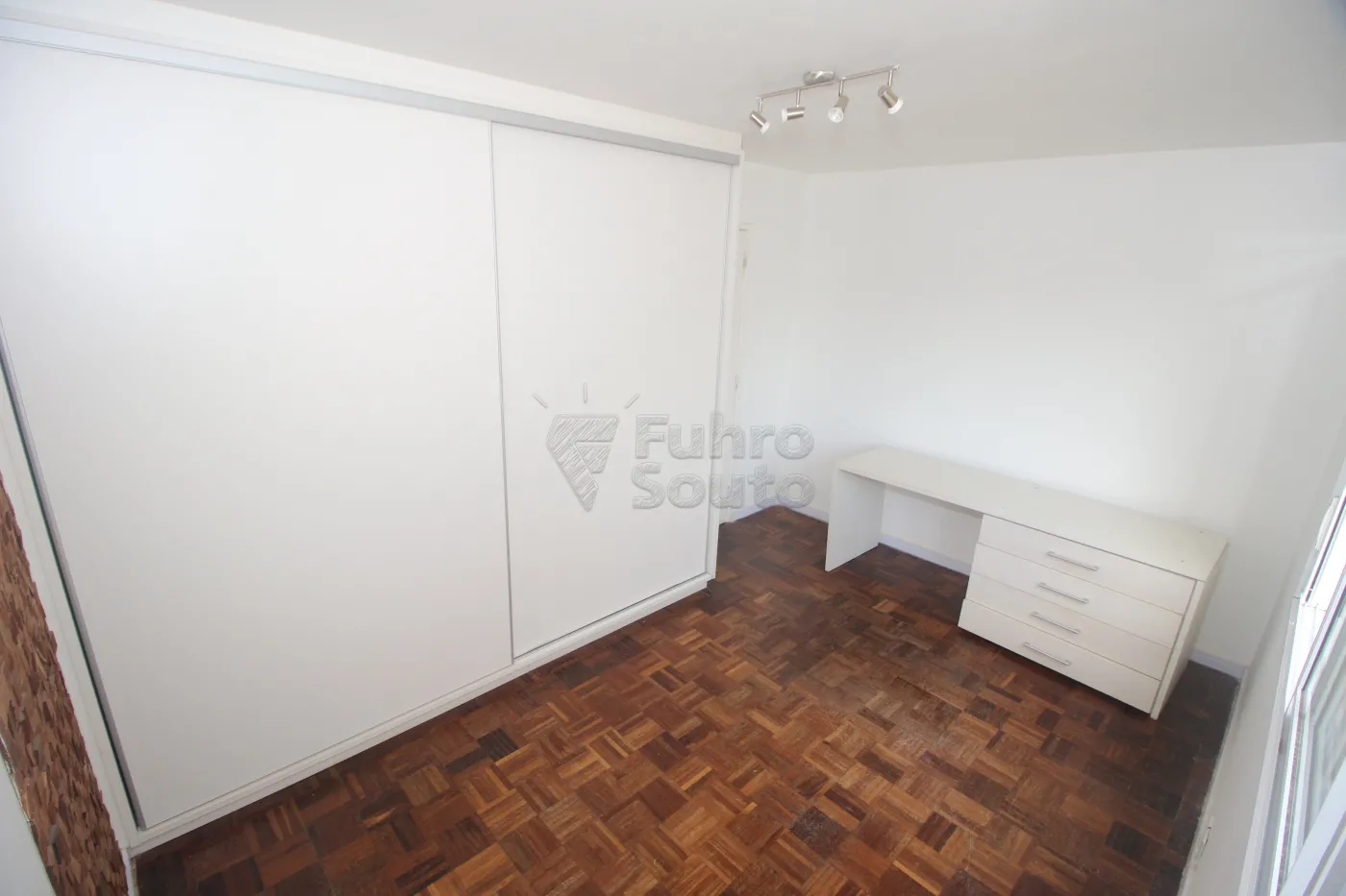Alugar Apartamento / Padrão em Pelotas R$ 1.650,00 - Foto 8
