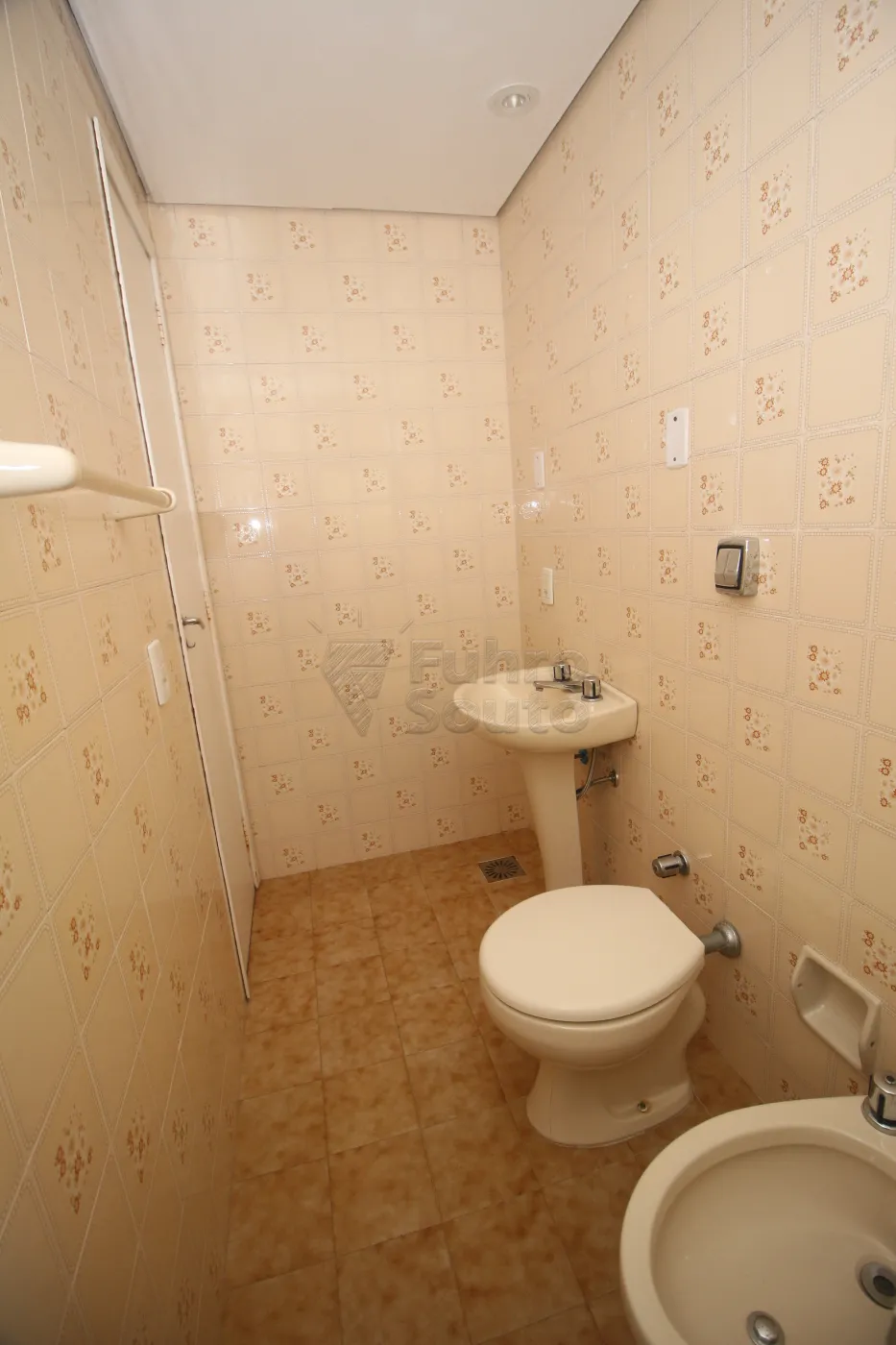 Alugar Apartamento / Padrão em Pelotas R$ 1.650,00 - Foto 21