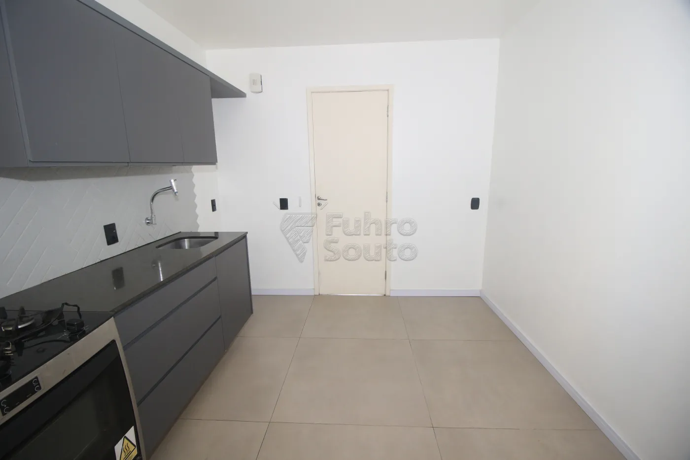 Alugar Apartamento / Padrão em Pelotas R$ 1.650,00 - Foto 28