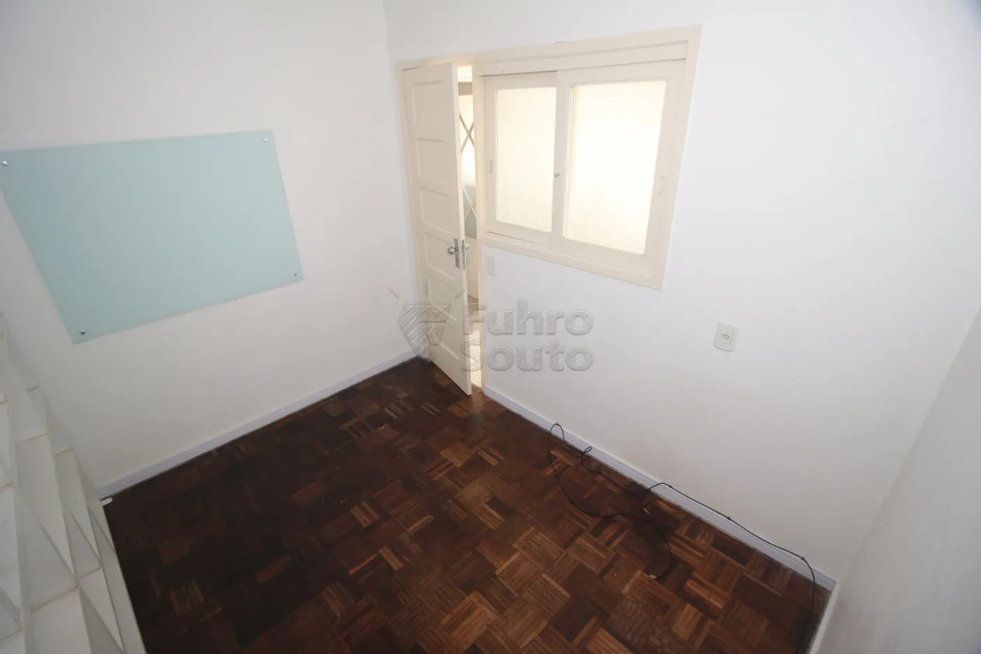 Alugar Apartamento / Padrão em Pelotas R$ 1.650,00 - Foto 32