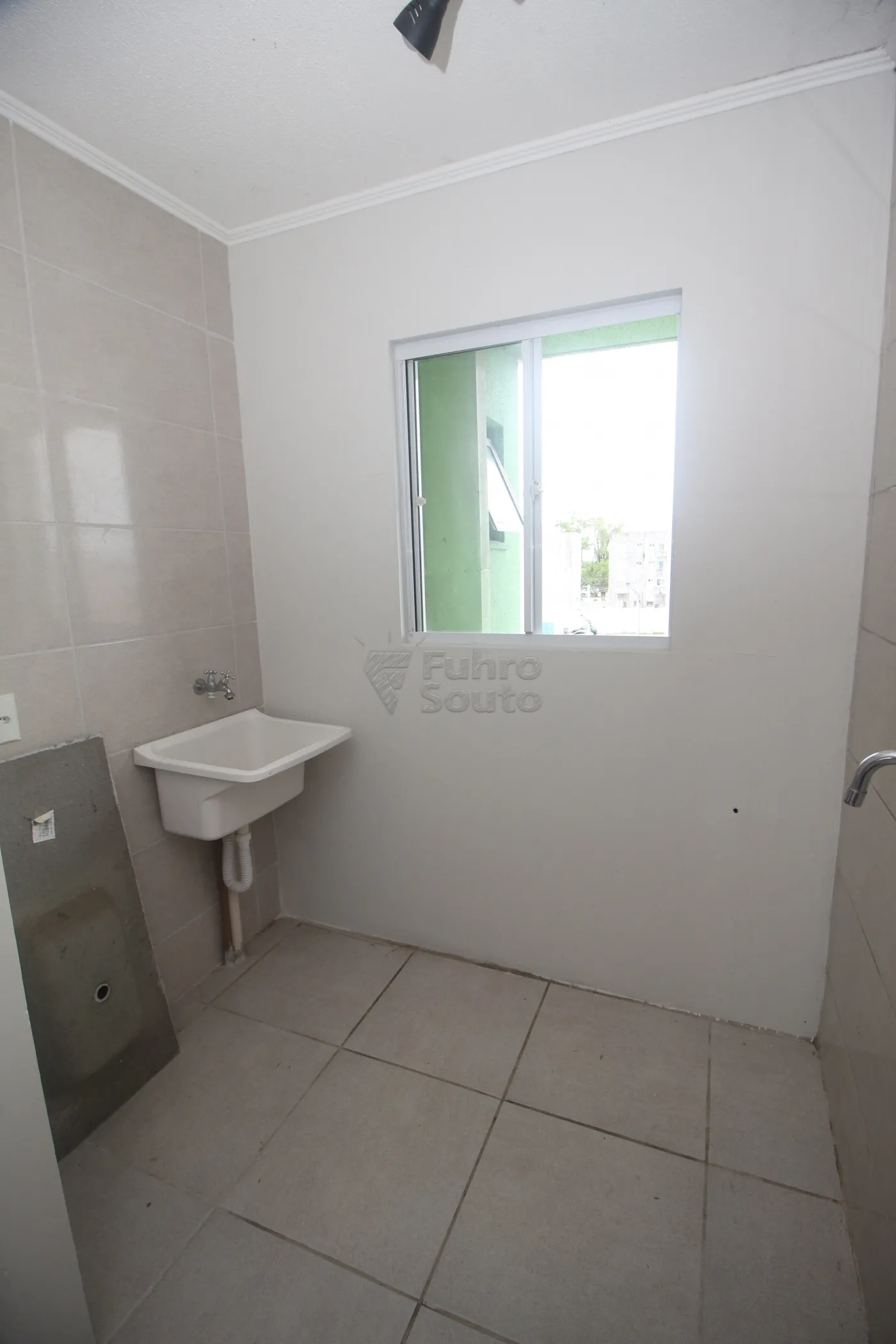 Alugar Apartamento / Padrão em Pelotas R$ 750,00 - Foto 8