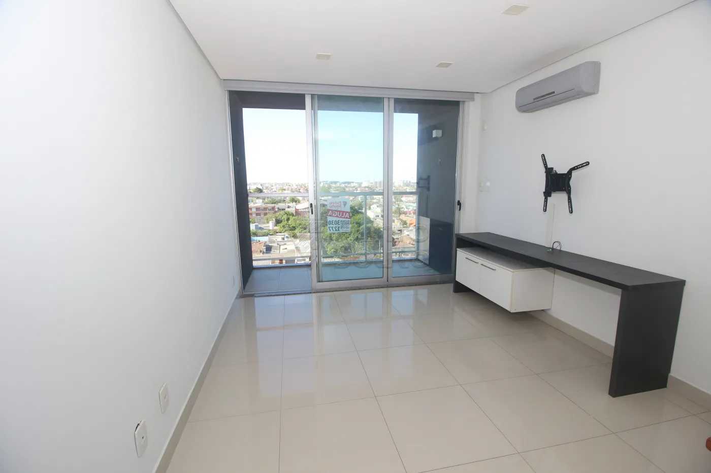 Alugar Apartamento / Padrão em Pelotas R$ 1.700,00 - Foto 2