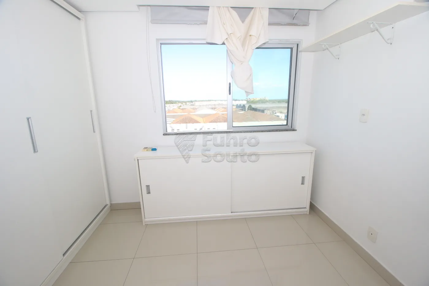 Alugar Apartamento / Padrão em Pelotas R$ 1.700,00 - Foto 7