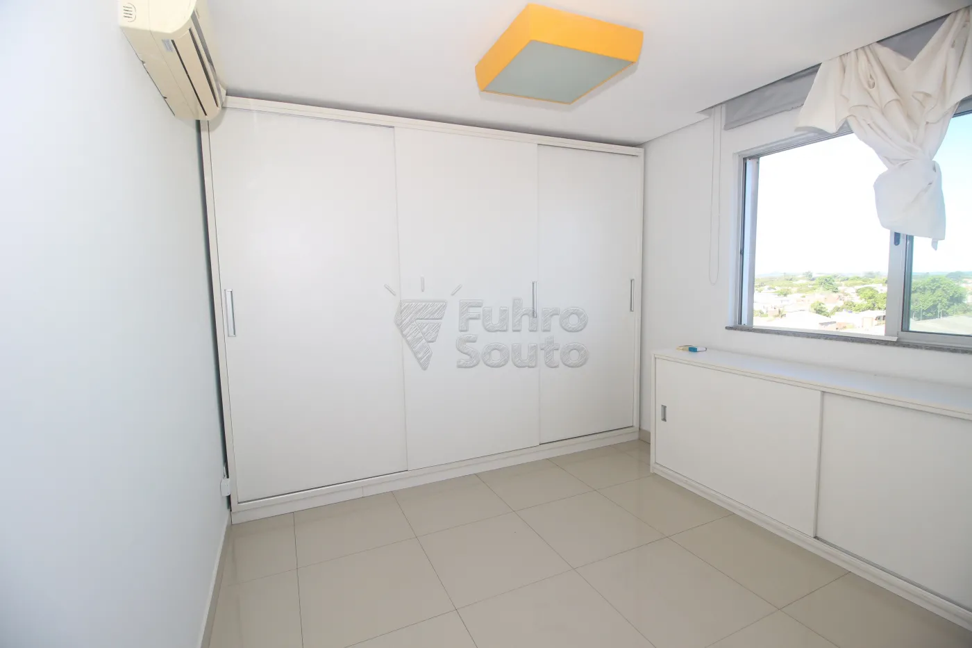 Alugar Apartamento / Padrão em Pelotas R$ 1.700,00 - Foto 8