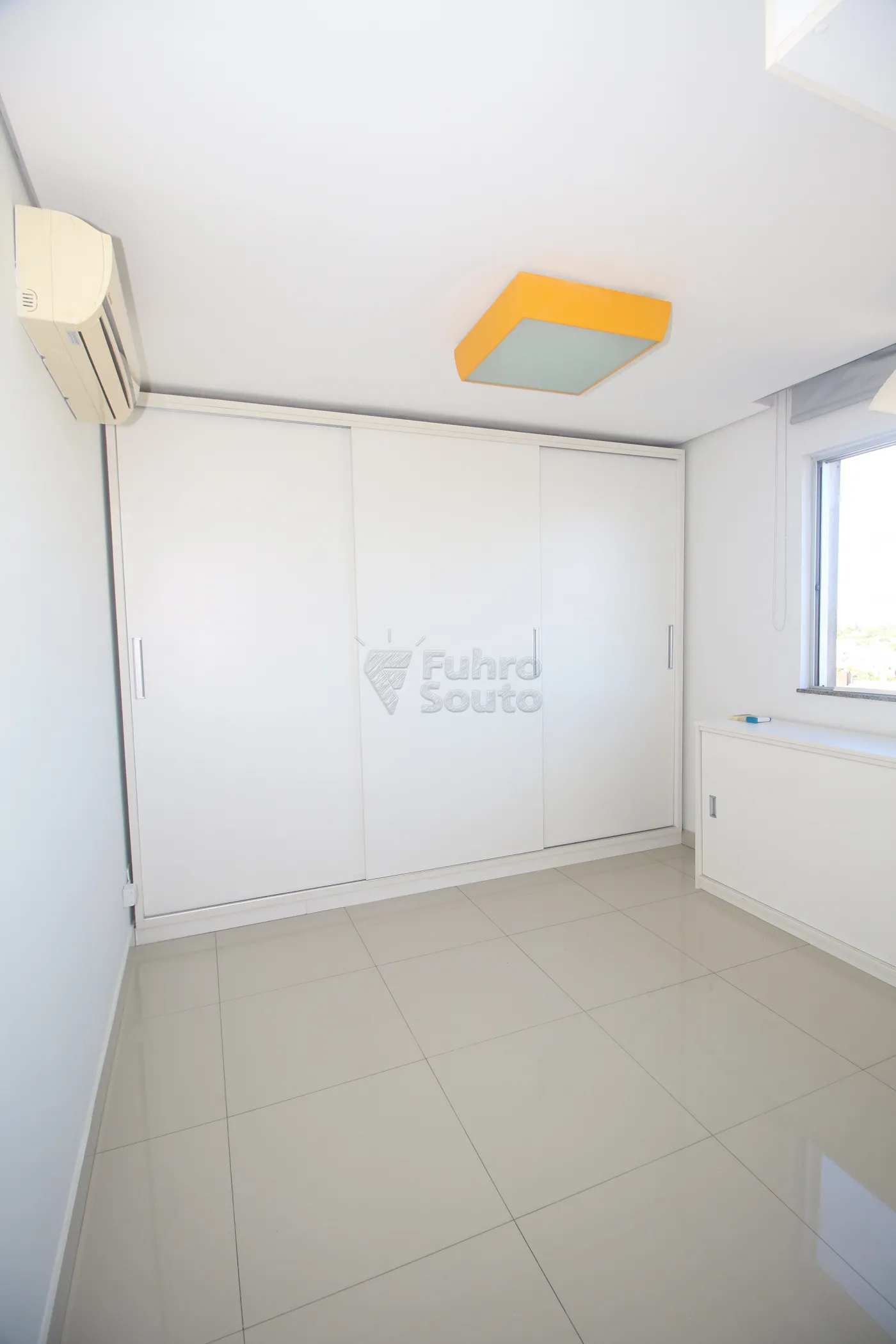Alugar Apartamento / Padrão em Pelotas R$ 1.700,00 - Foto 9