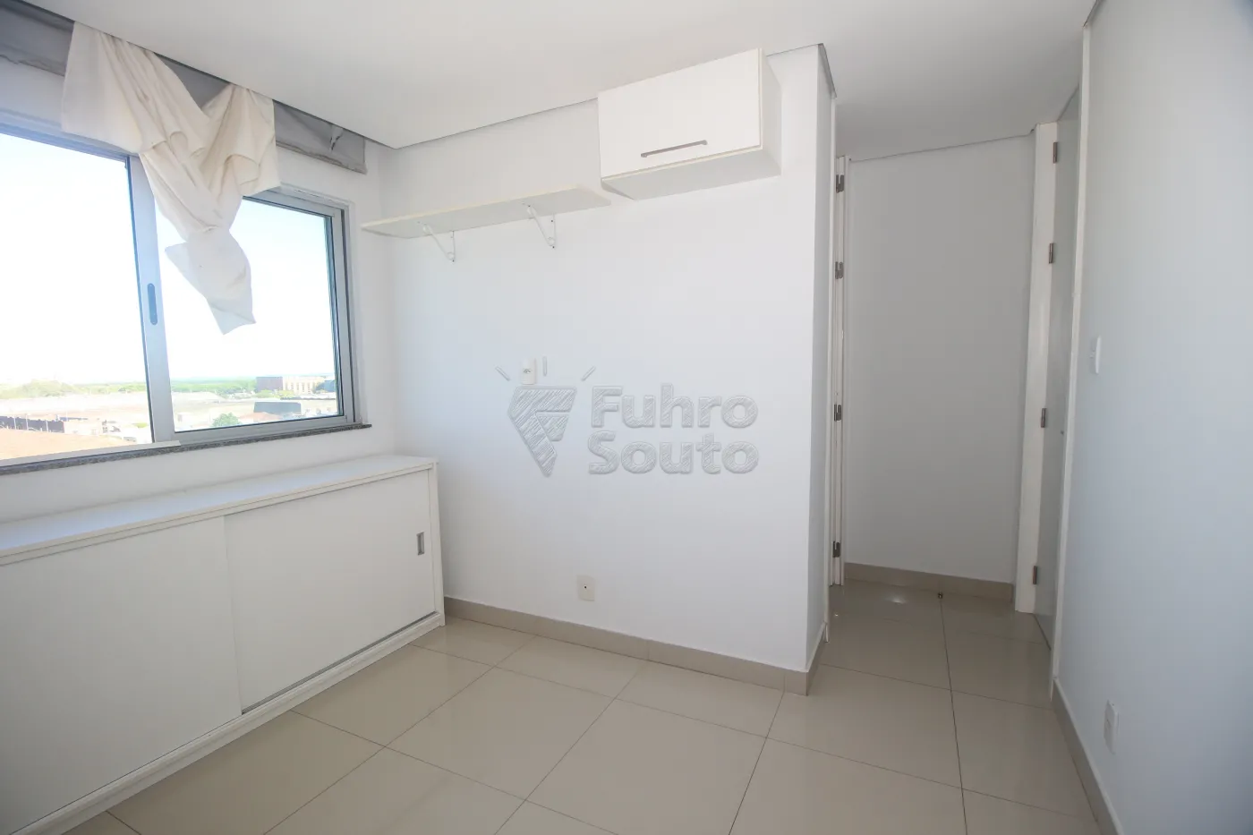Alugar Apartamento / Padrão em Pelotas R$ 1.700,00 - Foto 11