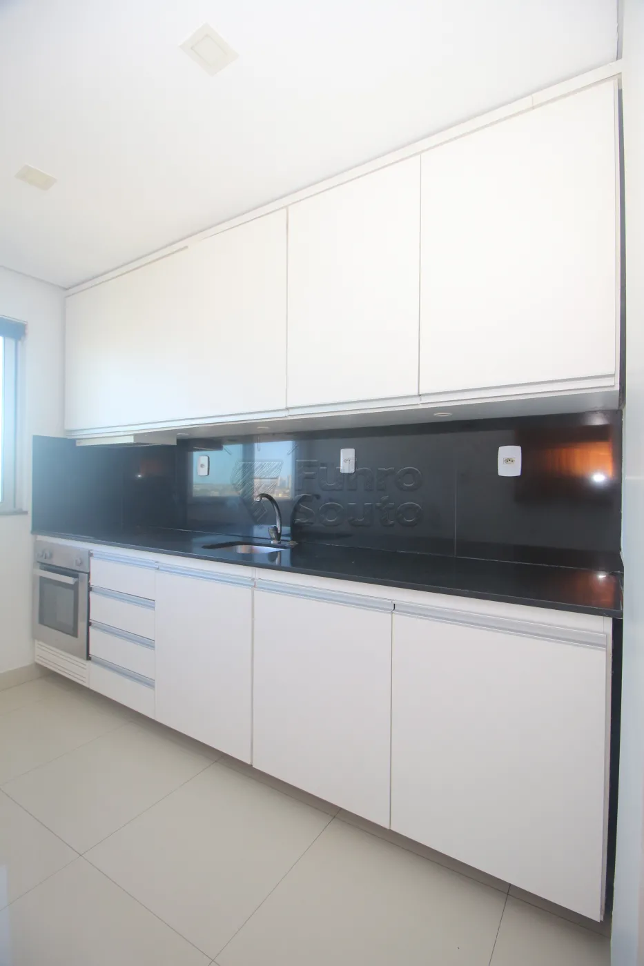 Alugar Apartamento / Padrão em Pelotas R$ 1.700,00 - Foto 17