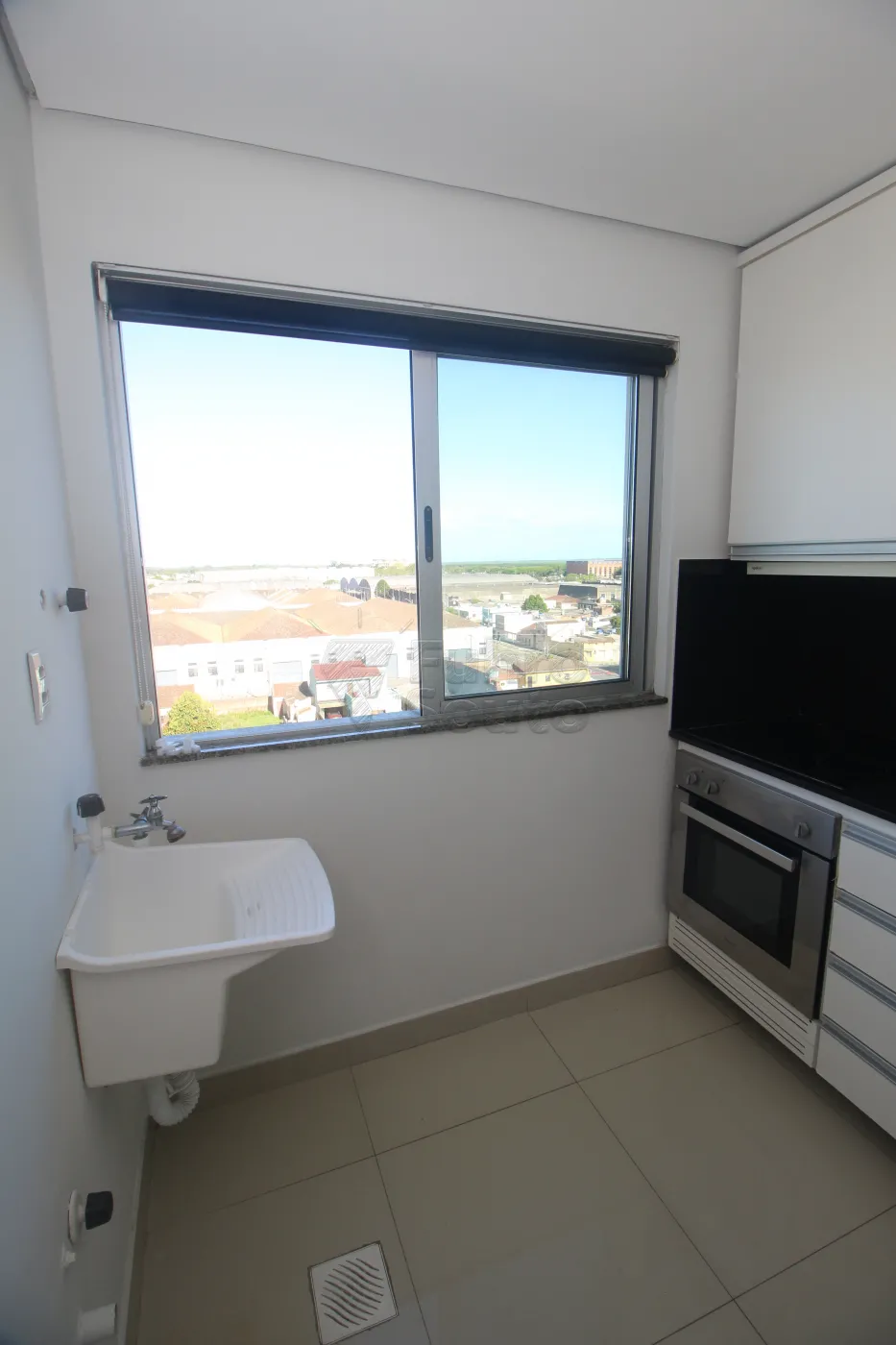 Alugar Apartamento / Padrão em Pelotas R$ 1.700,00 - Foto 18