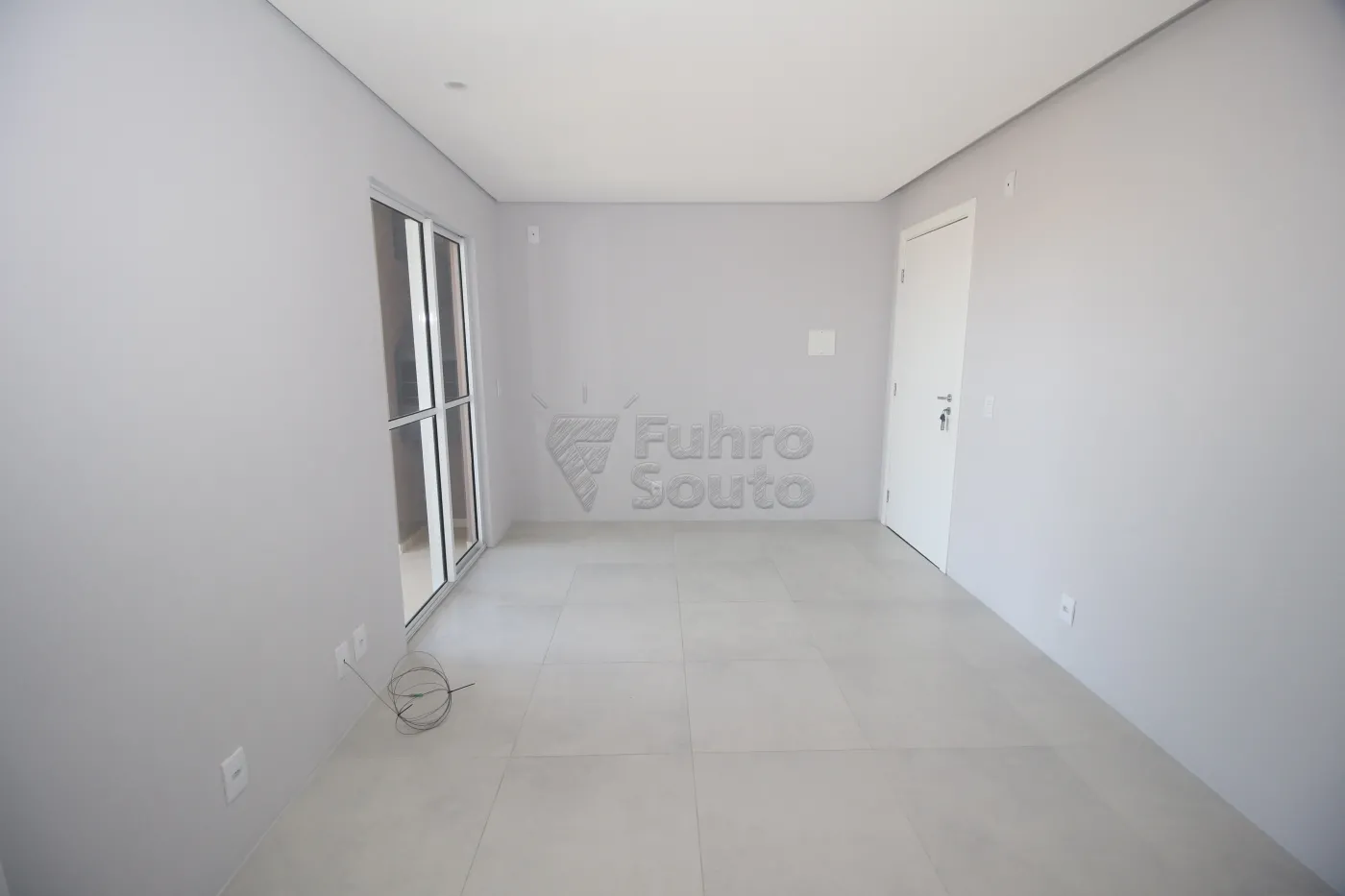Alugar Apartamento / Padrão em Pelotas R$ 1.500,00 - Foto 4