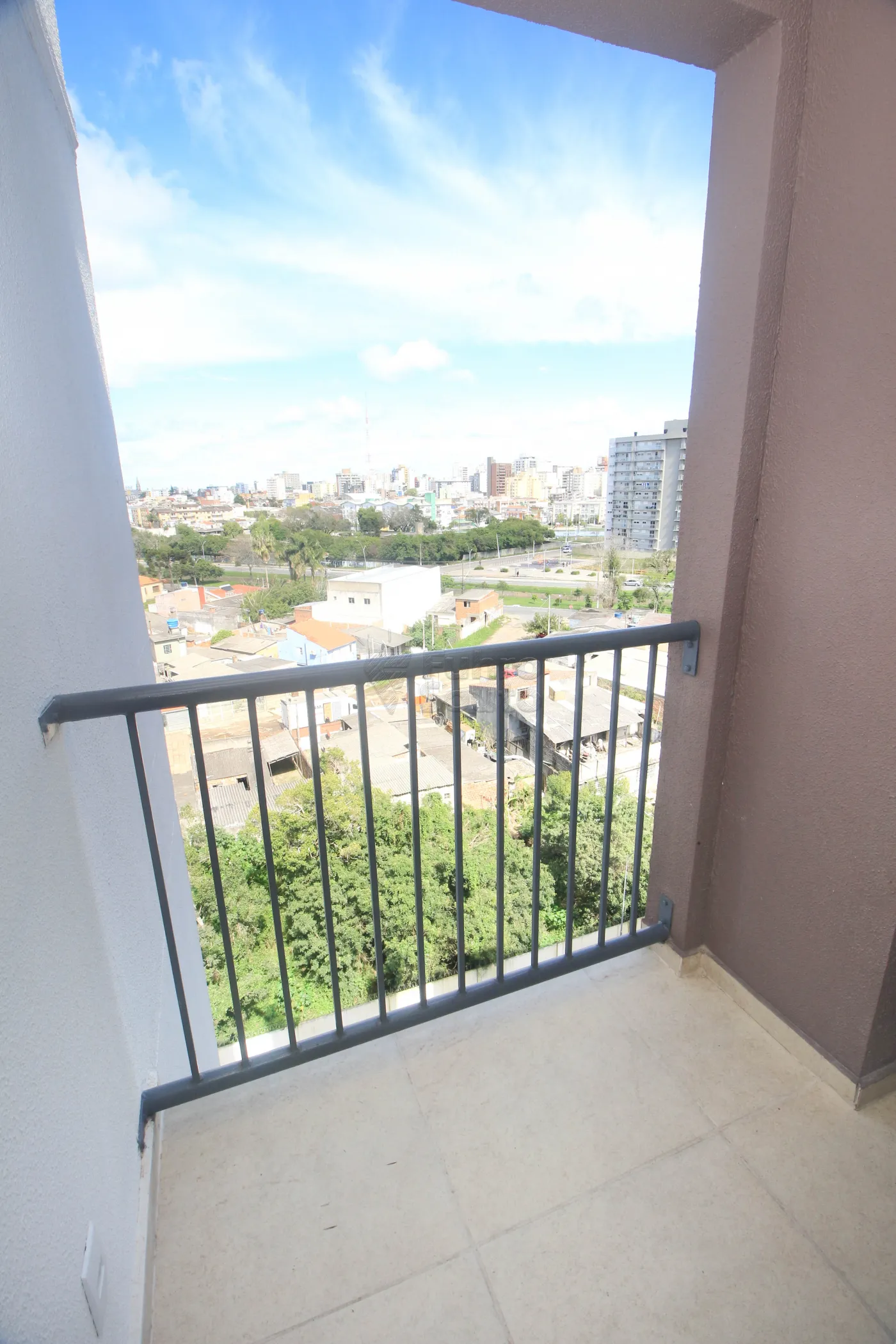 Alugar Apartamento / Padrão em Pelotas R$ 1.500,00 - Foto 7