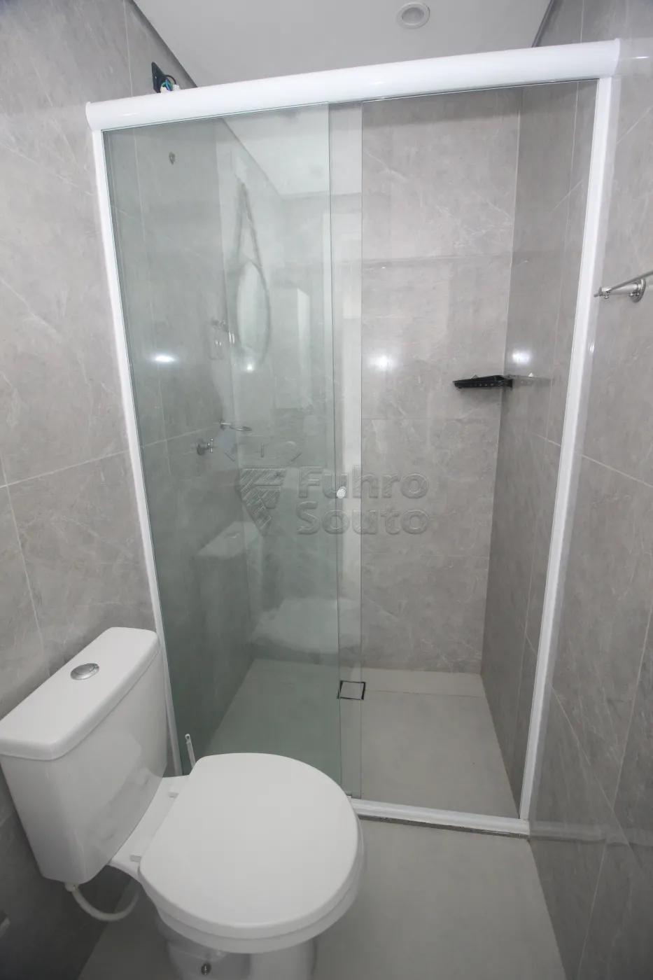 Alugar Apartamento / Padrão em Pelotas R$ 1.500,00 - Foto 24