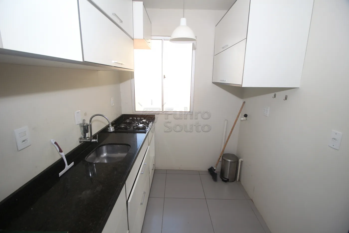 Alugar Apartamento / Padrão em Pelotas R$ 700,00 - Foto 6